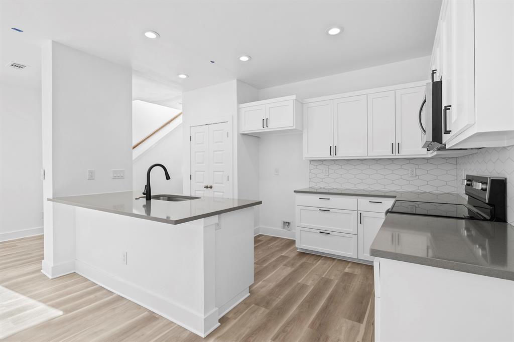 18800 Hogan CIR Unit: 101-107