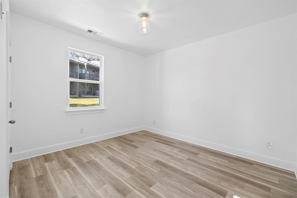 18800 Hogan CIR Unit: 101-107