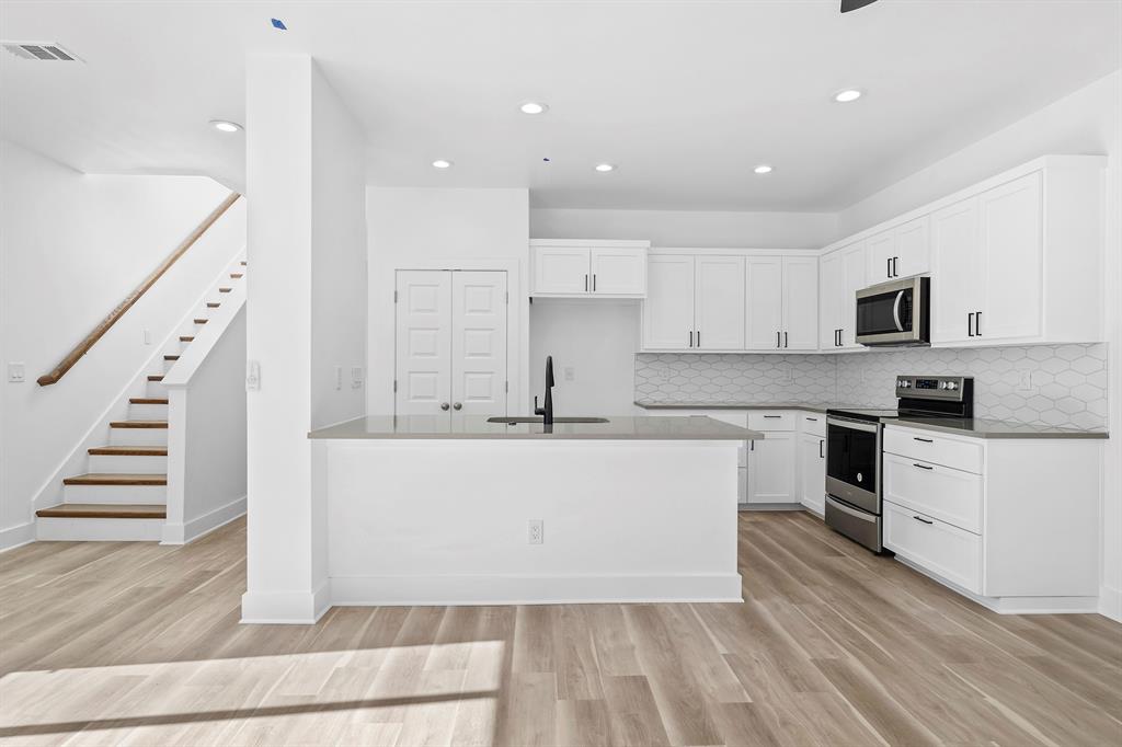 18800 Hogan CIR Unit: 101-107