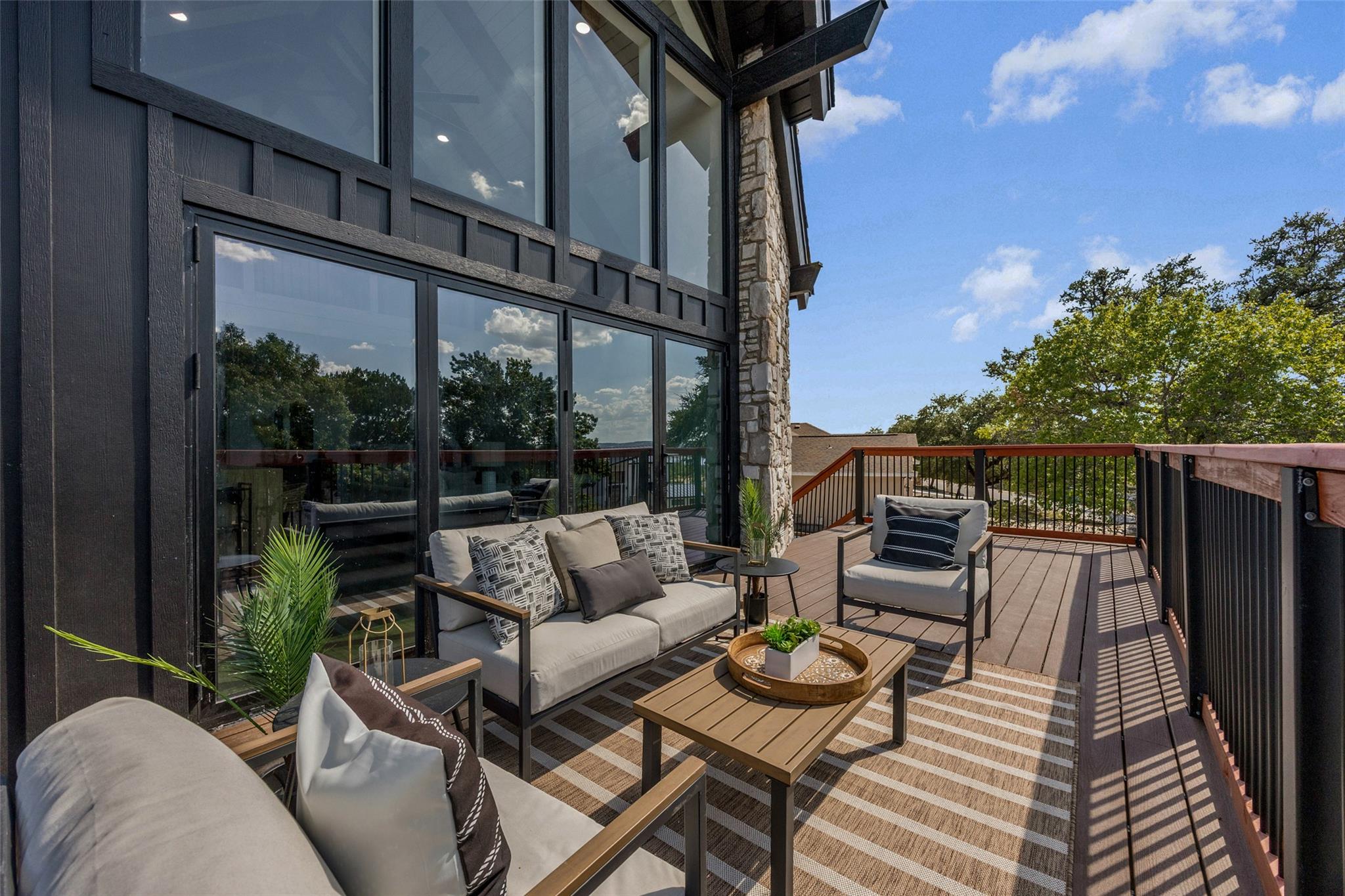 19005 Venture DR