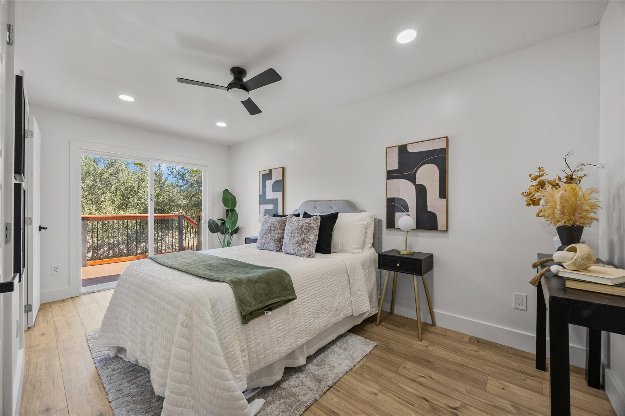 19005 Venture DR