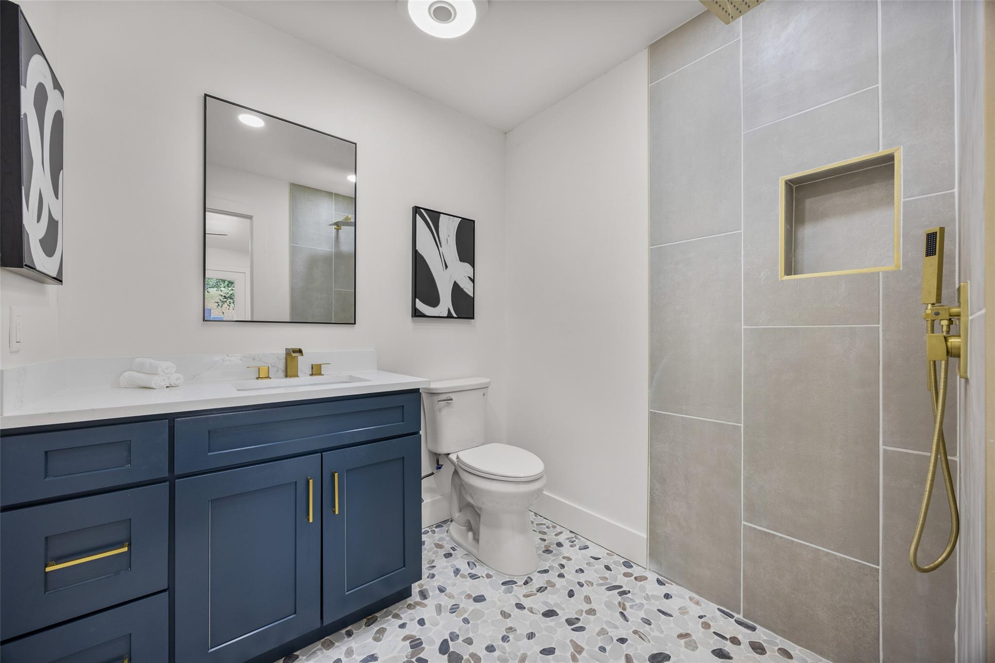 19005 Venture DR