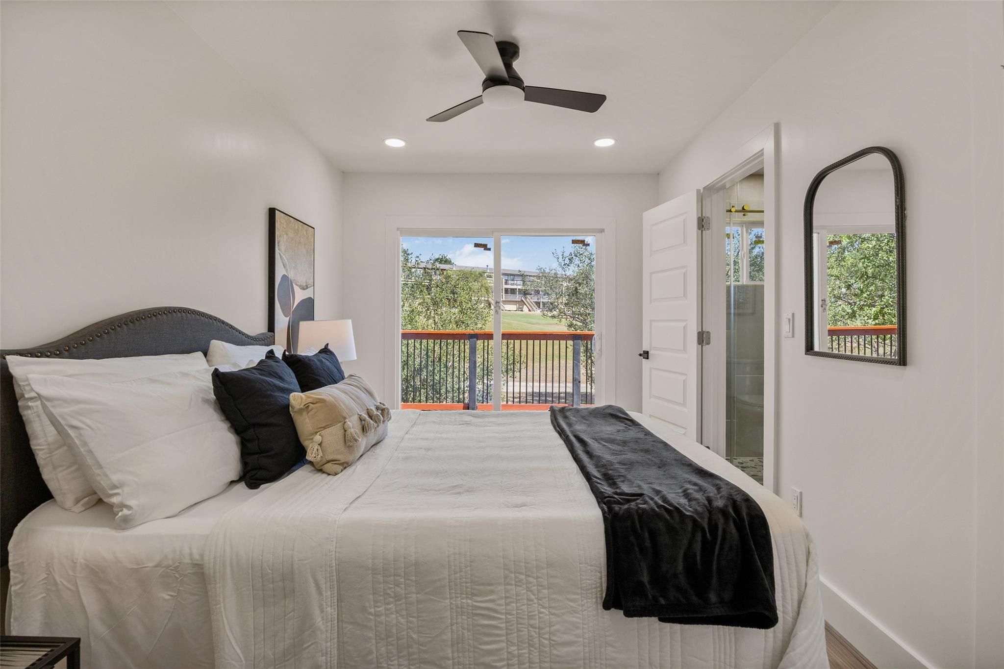 19005 Venture DR
