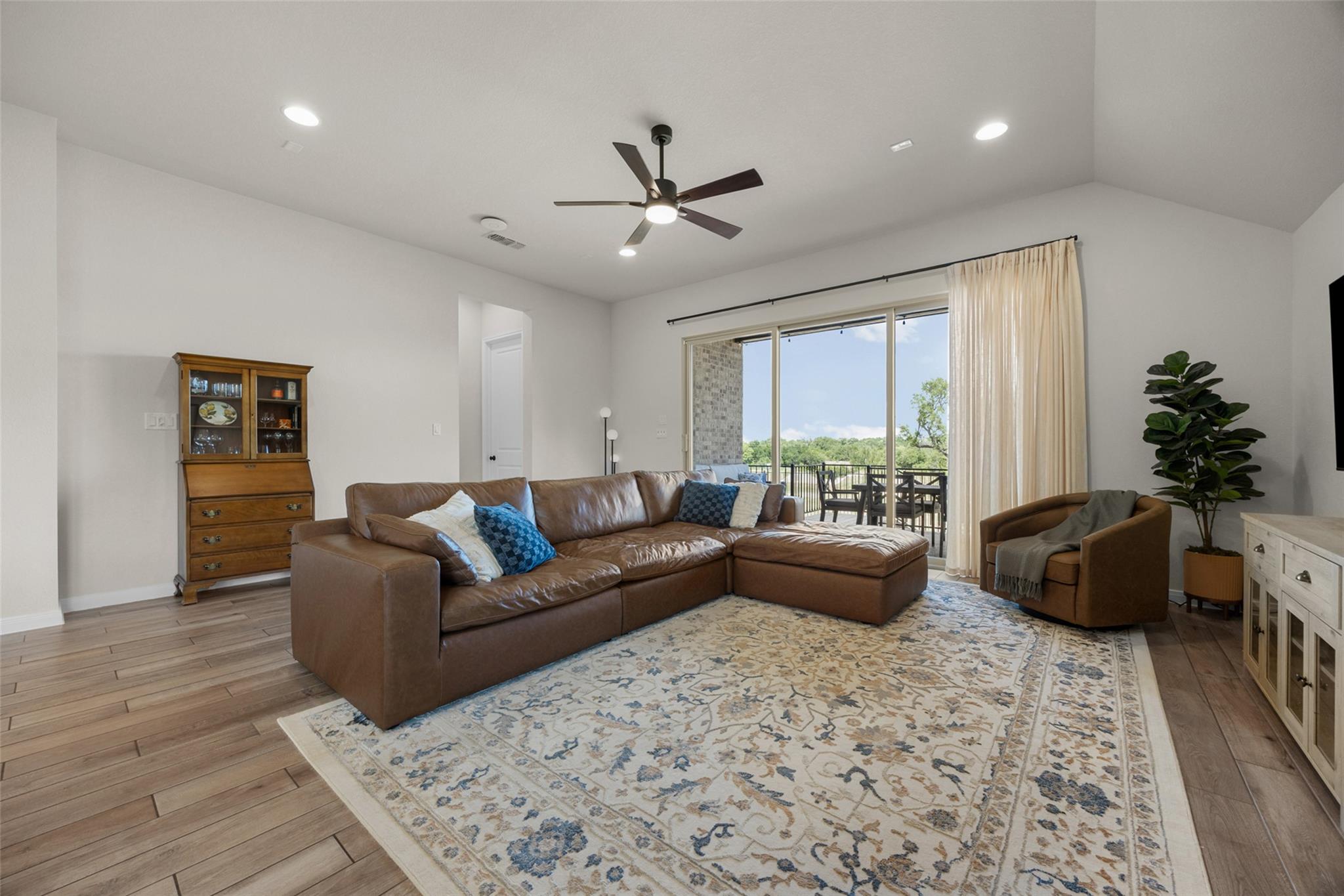 1200 Scenic Green LOOP