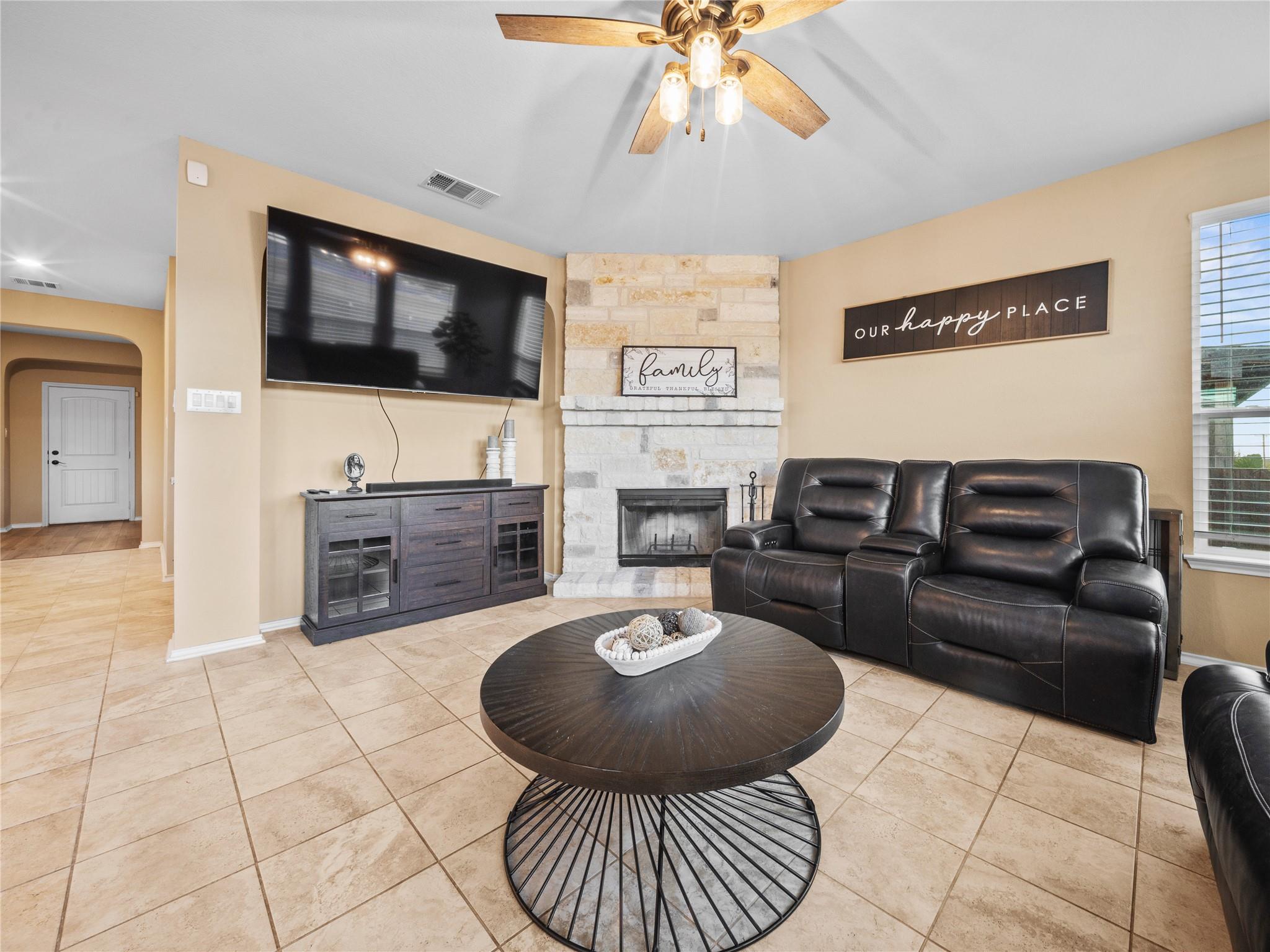 104 Rocroi DR, Georgetown