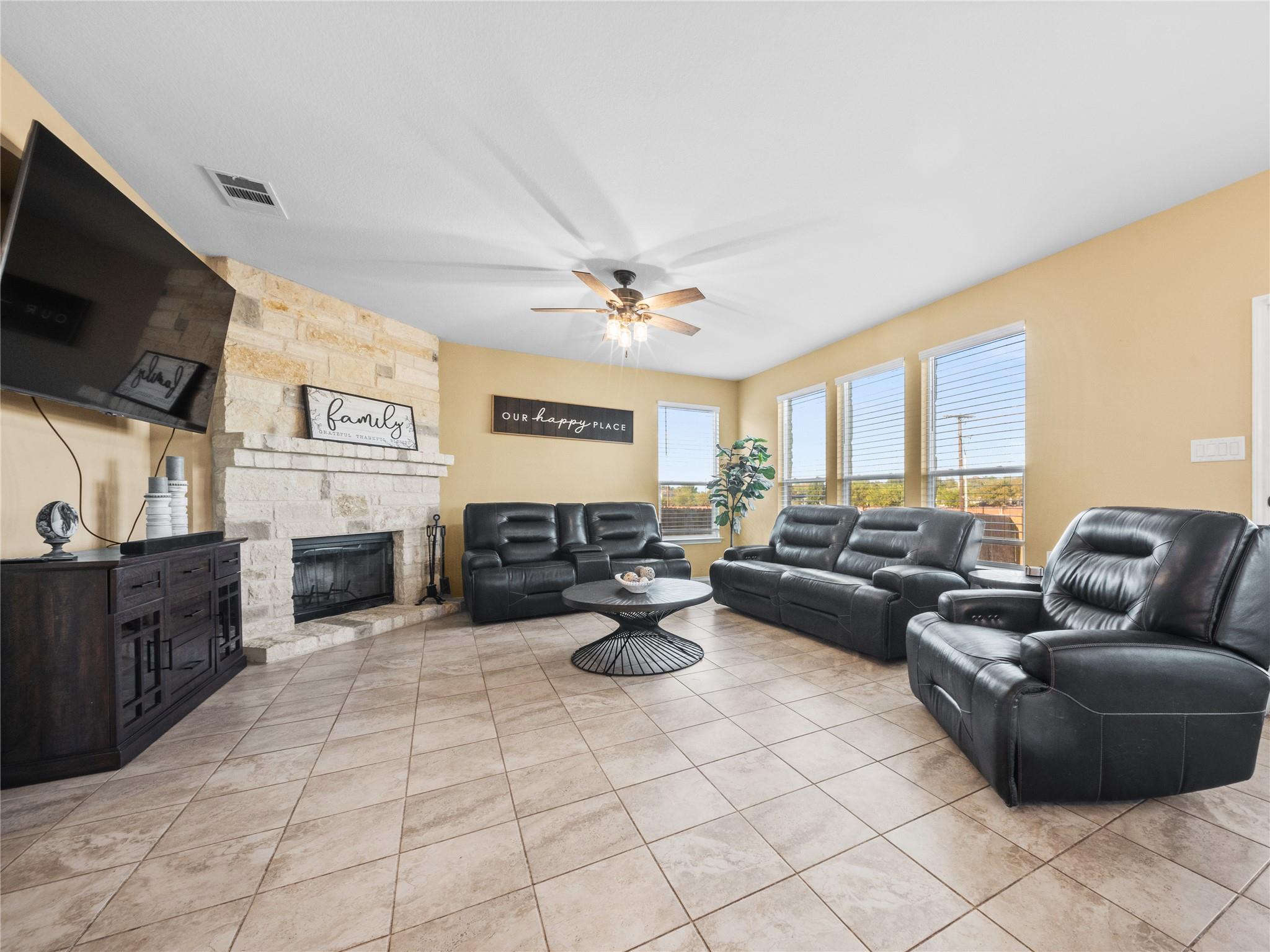 104 Rocroi DR, Georgetown