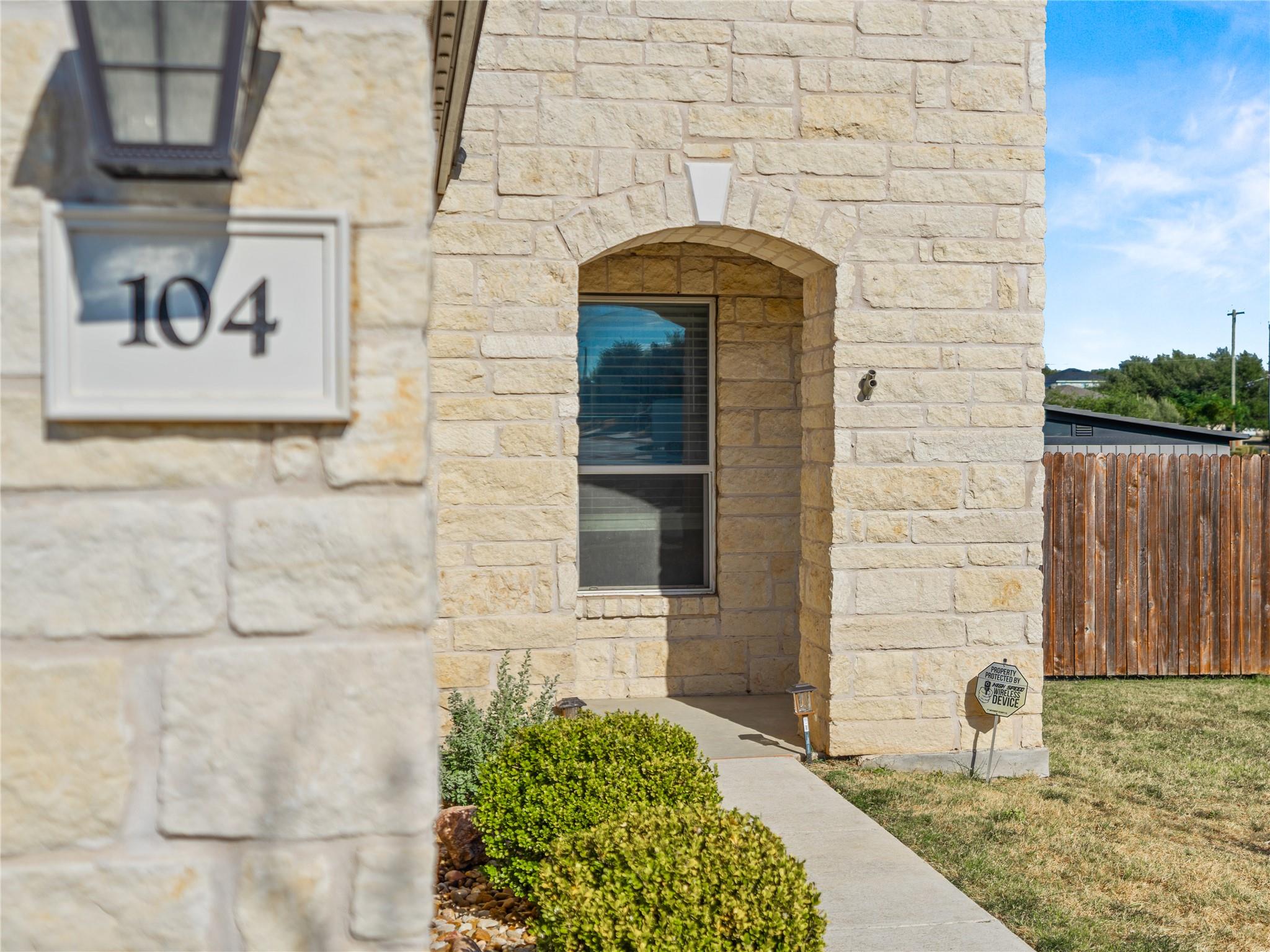 104 Rocroi DR, Georgetown