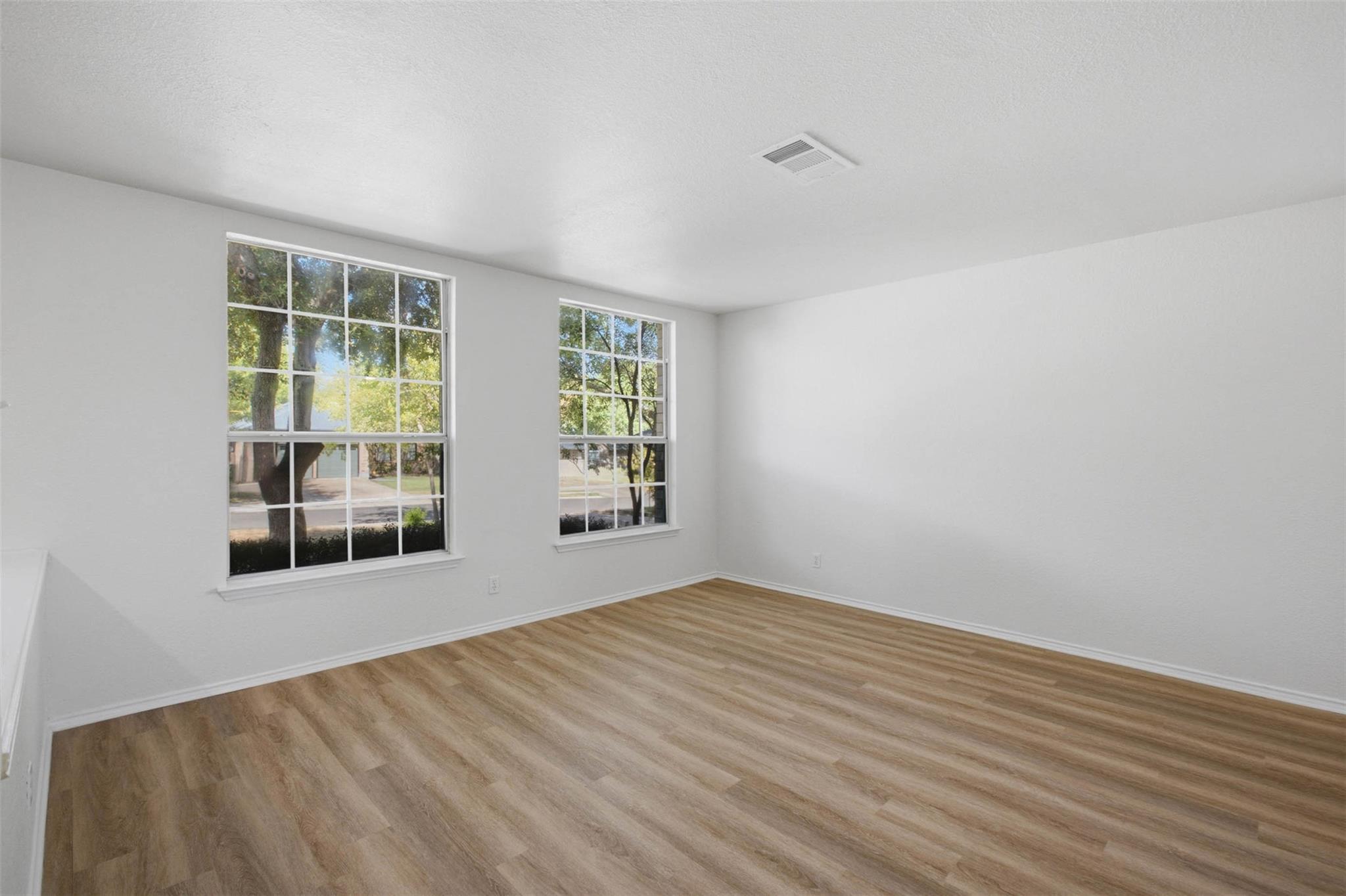 709 Elder WAY