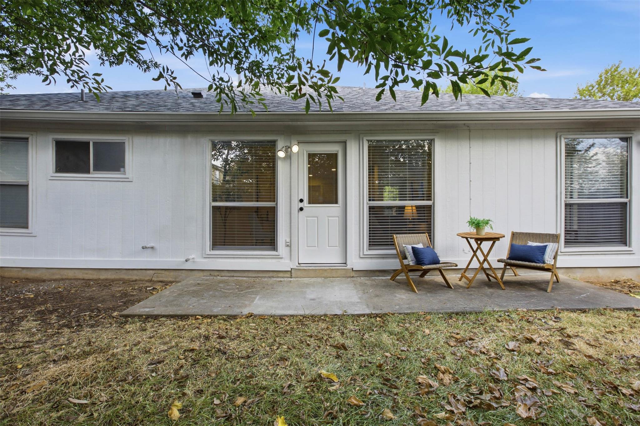 709 Elder WAY