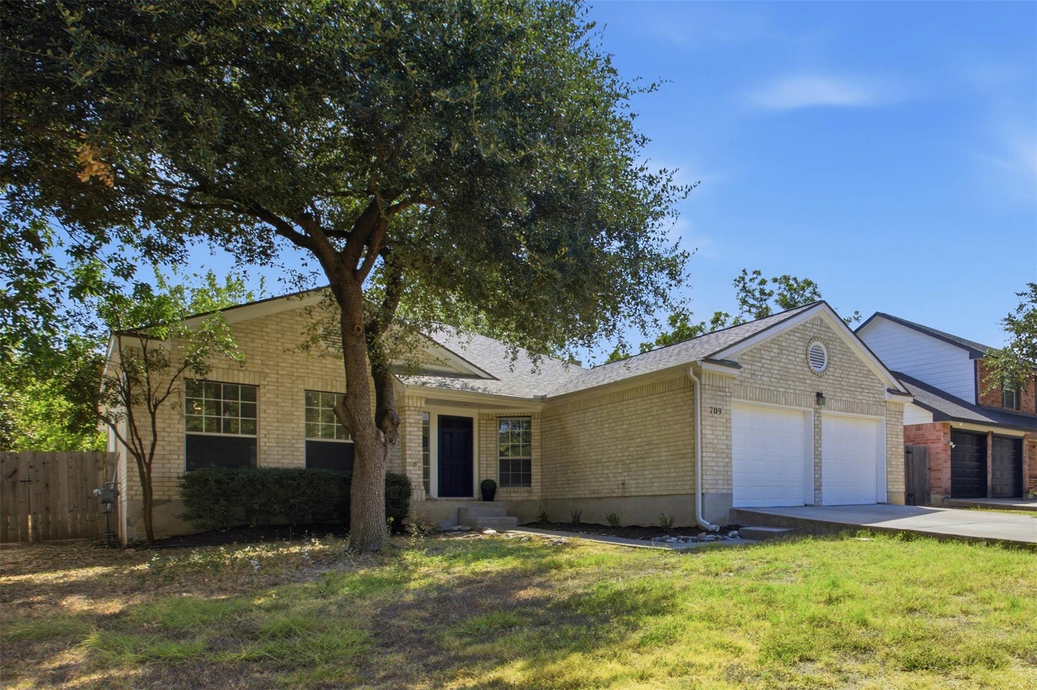 709 Elder WAY
