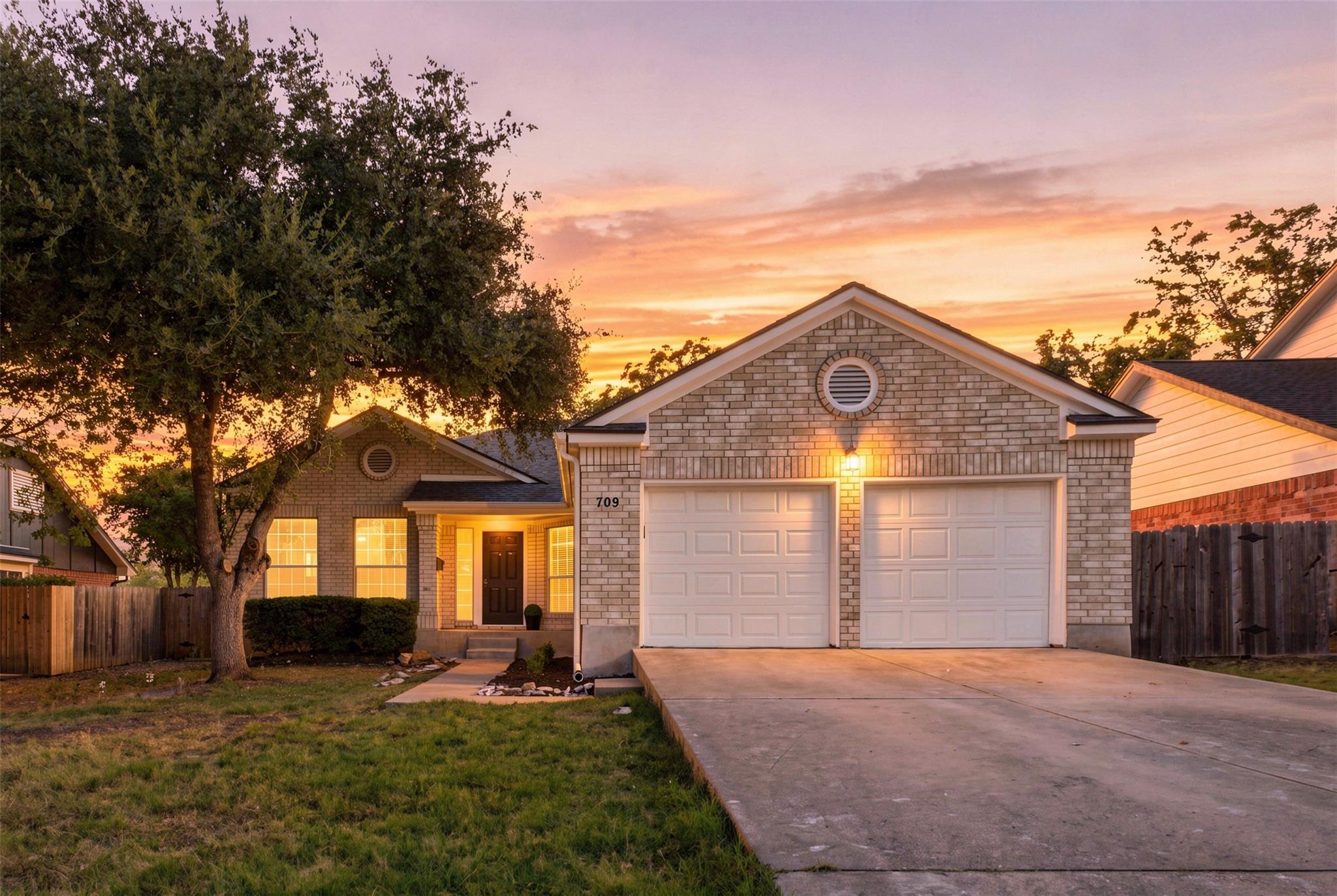 709 Elder WAY