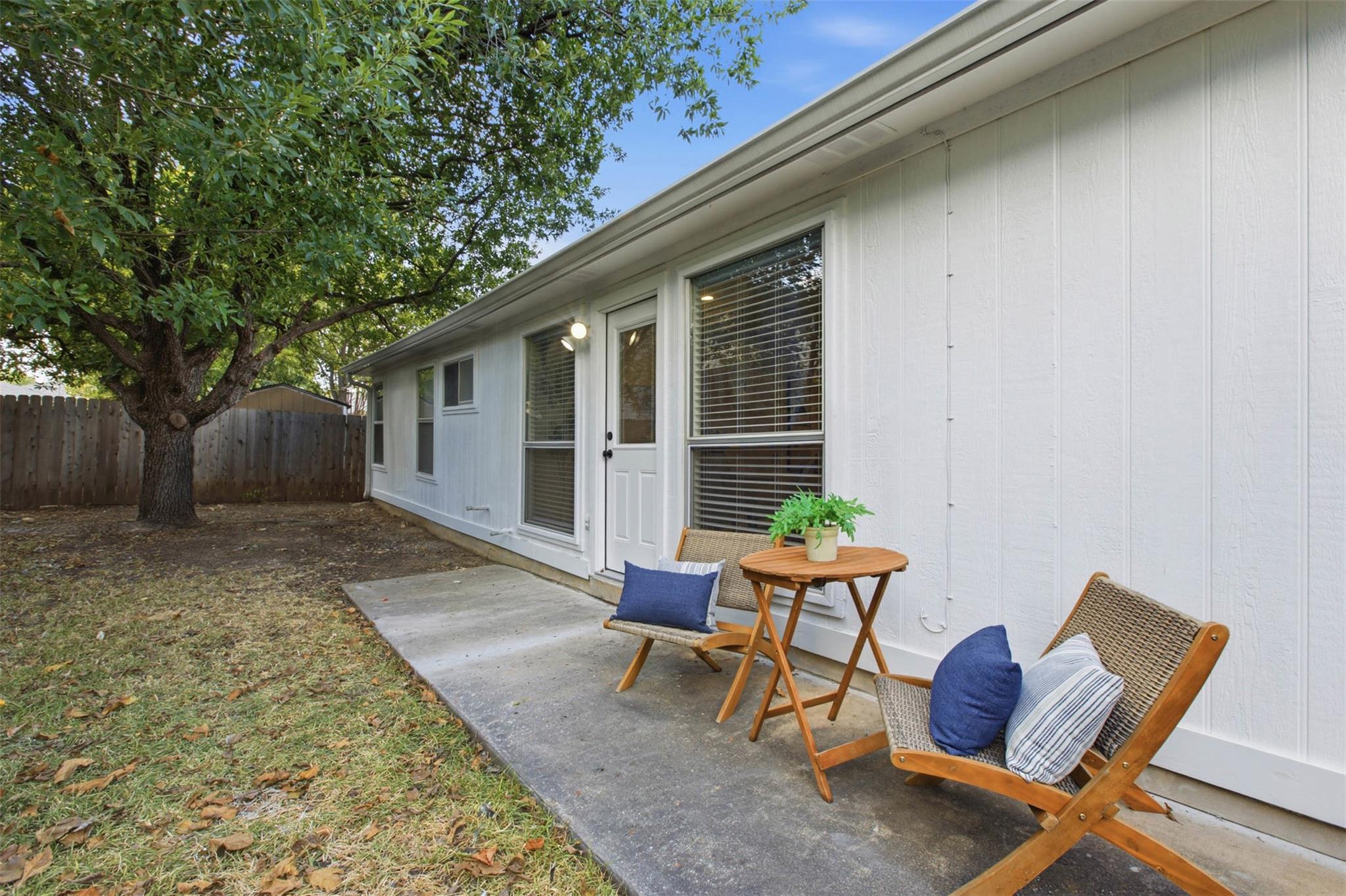 709 Elder WAY
