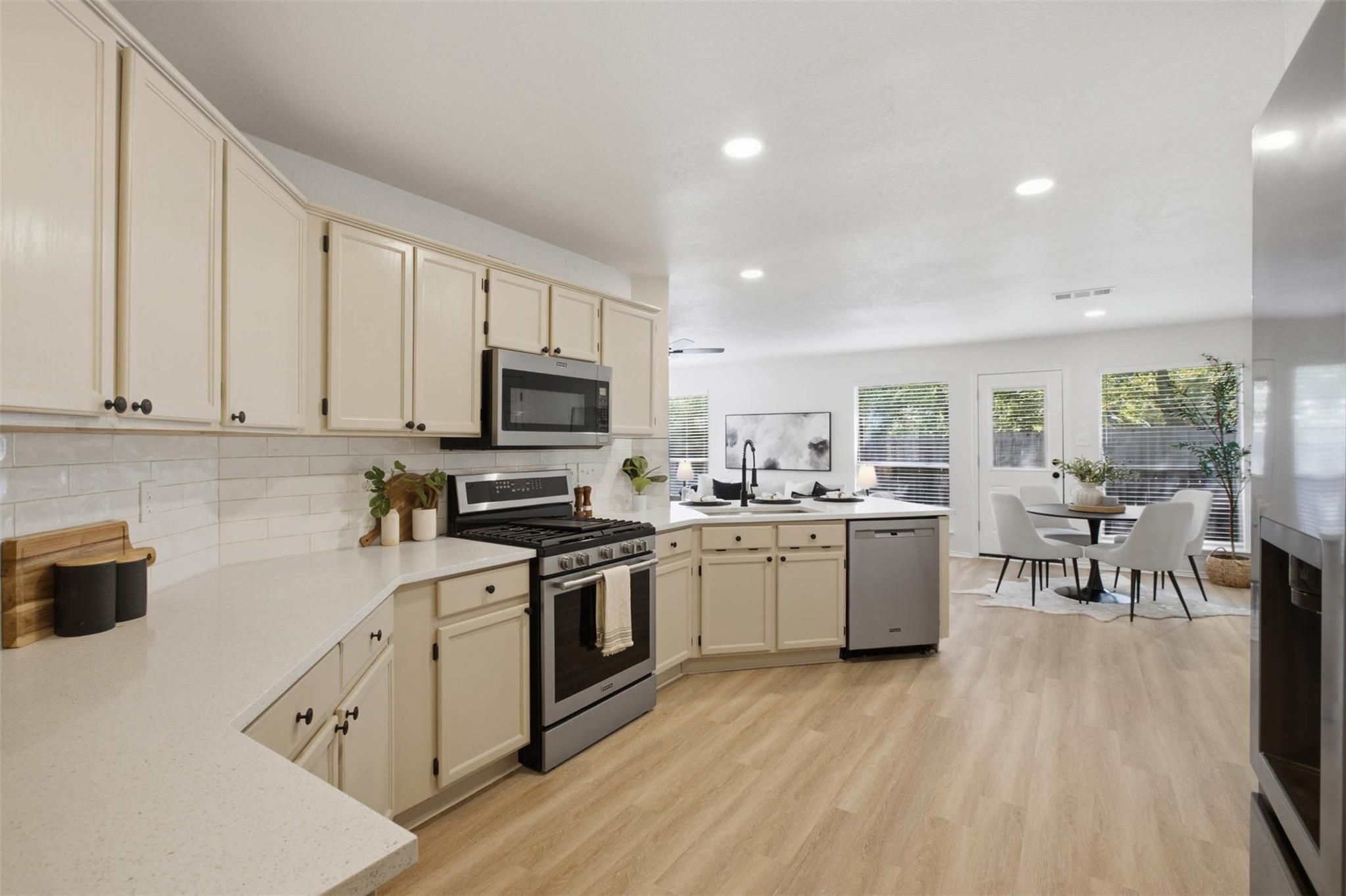 709 Elder WAY