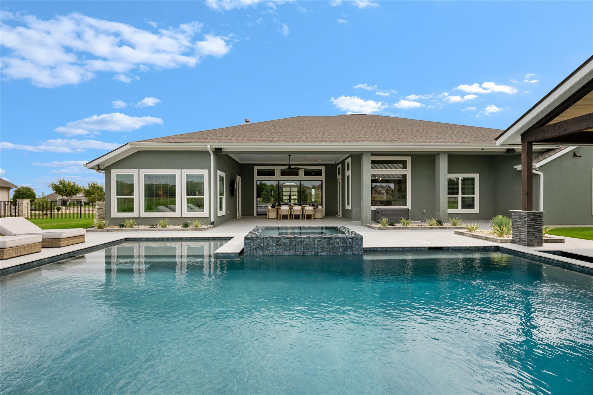 112 Honey Locust CV