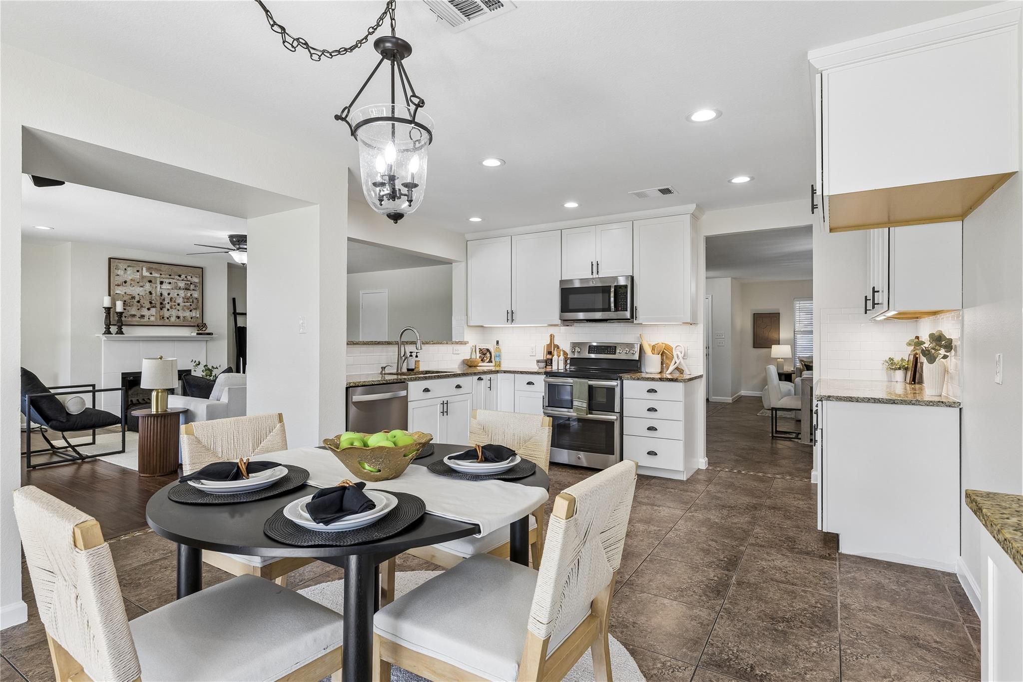 1718 Amistad WAY