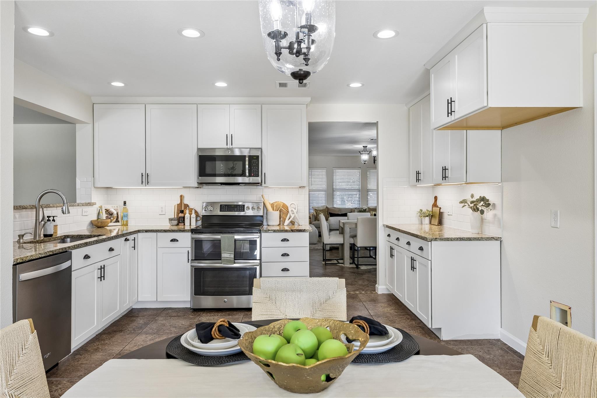 1718 Amistad WAY