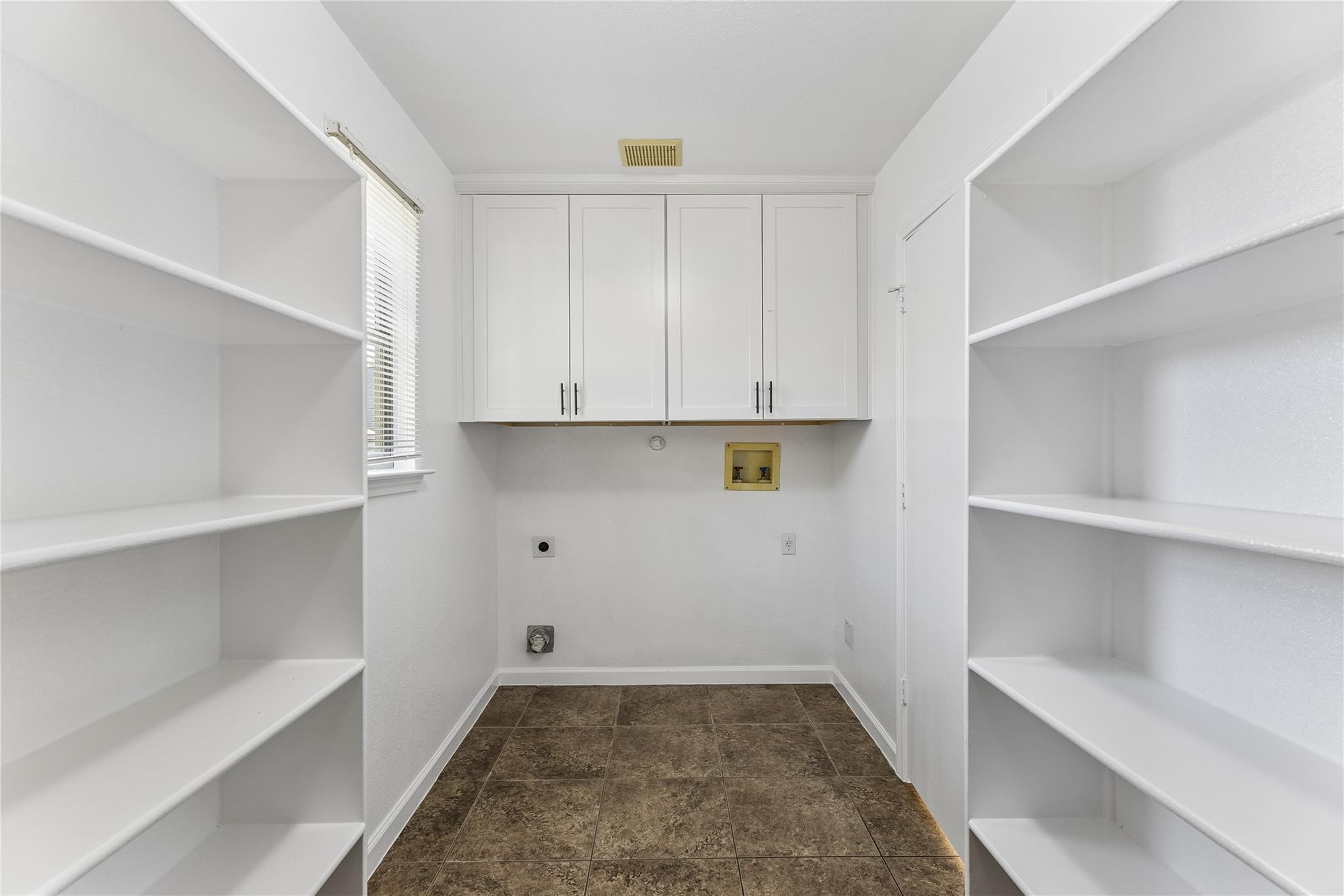 1718 Amistad WAY