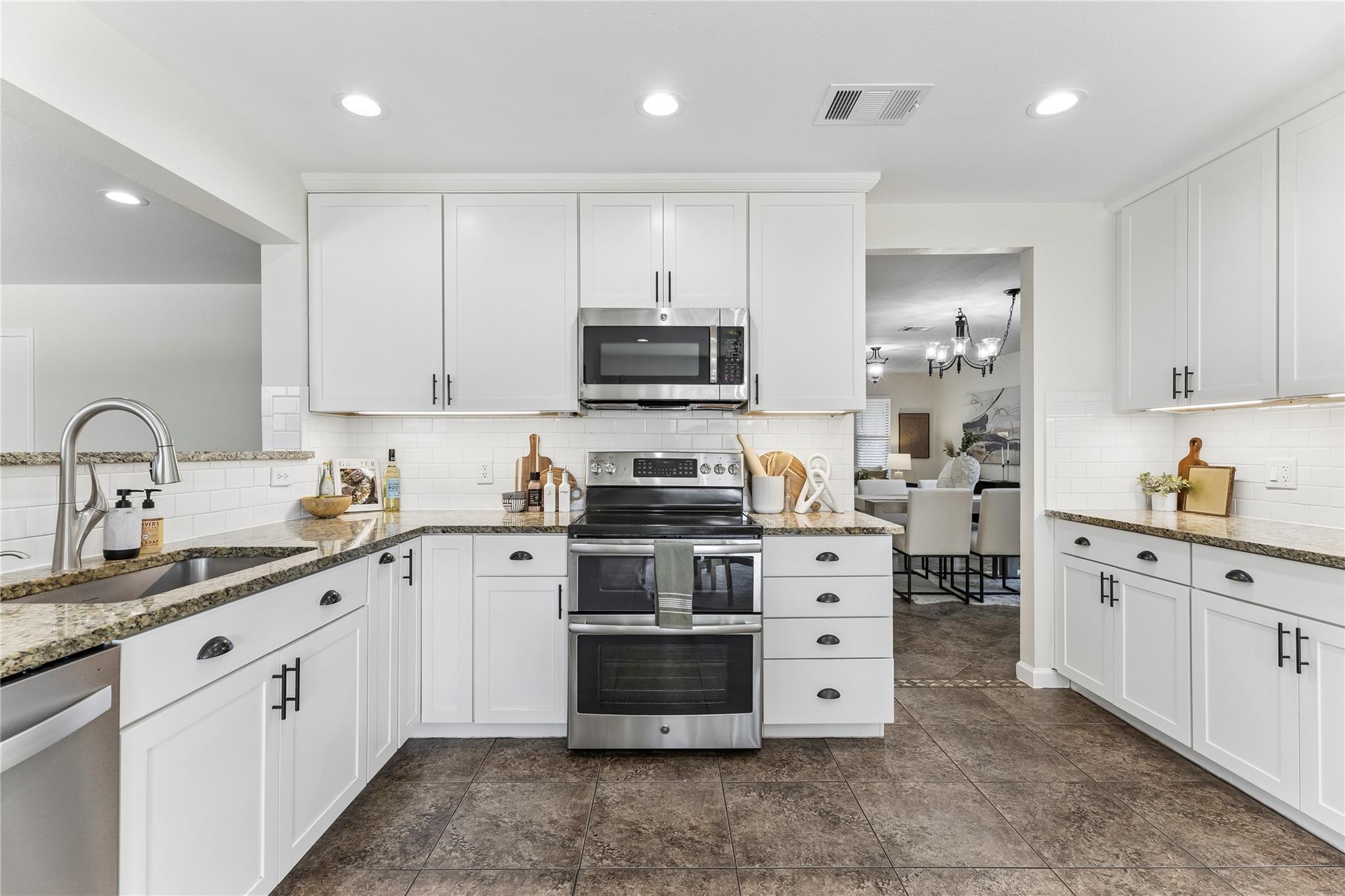 1718 Amistad WAY