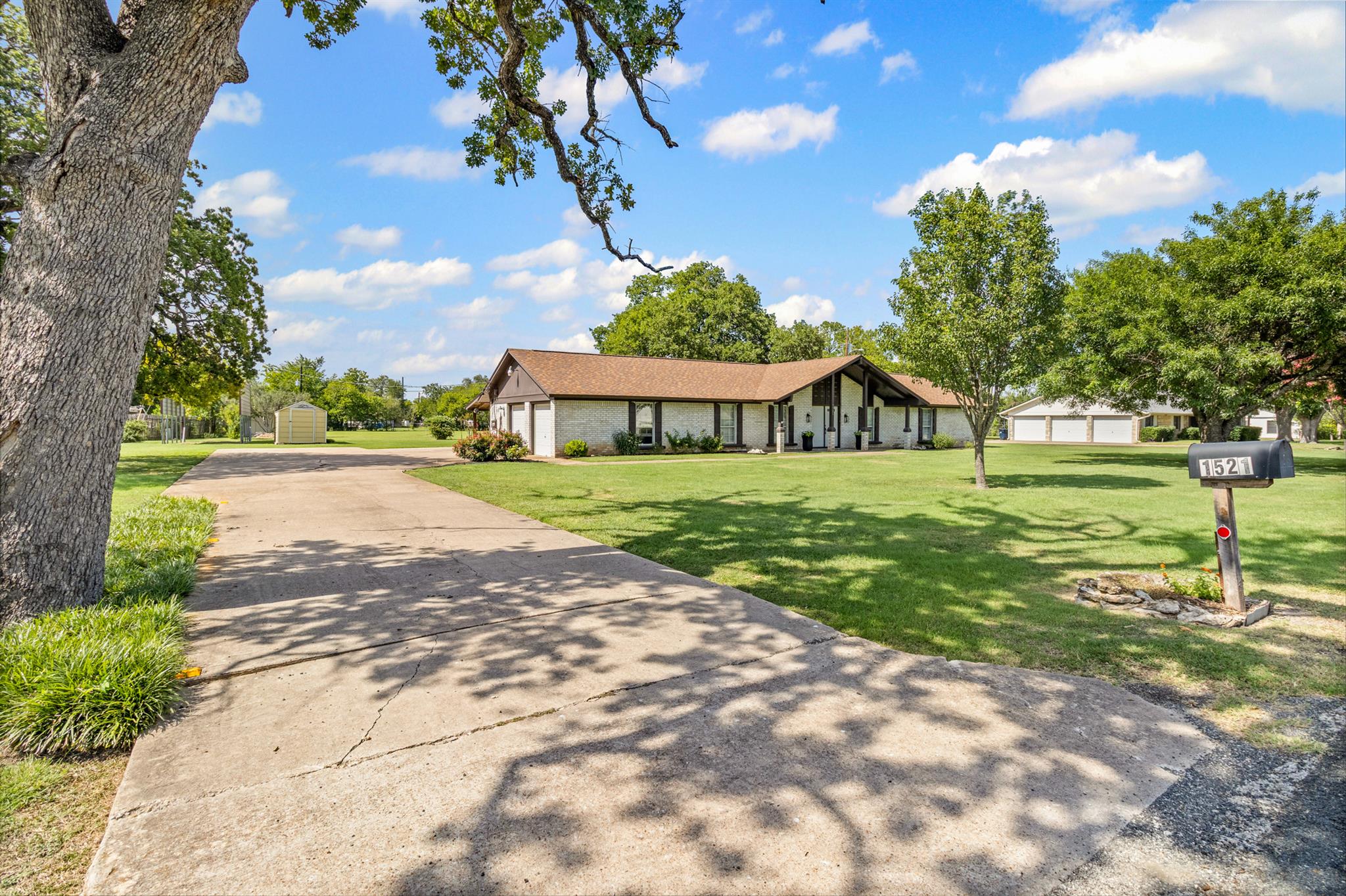 1521 Sheridan TRL