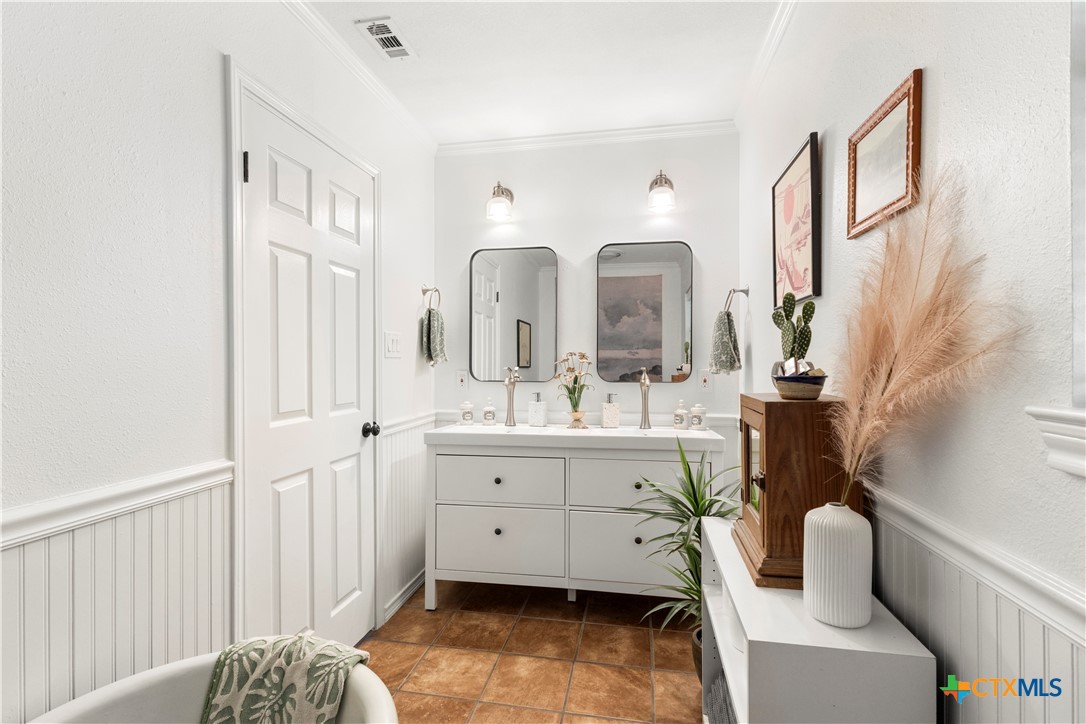 11903 North Oaks Dr Drive