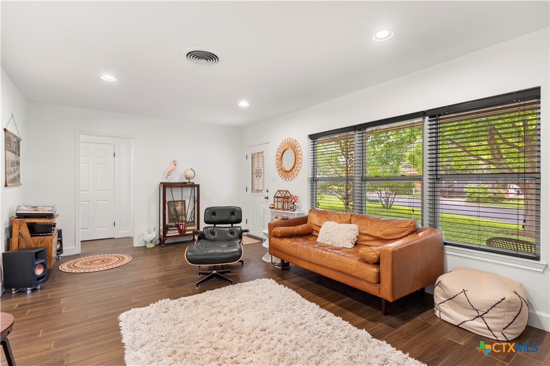 11903 North Oaks Dr Drive