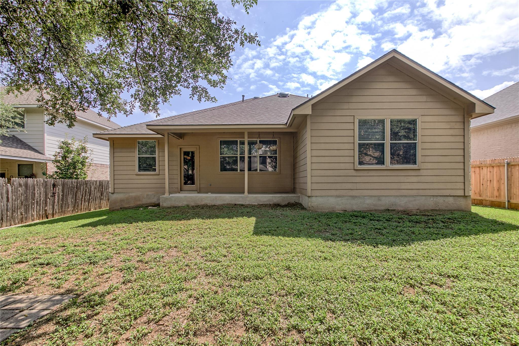 313 Olmos DR
