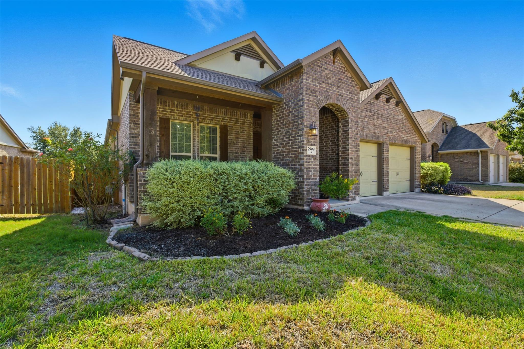 7909 Arbor Knoll CT, Lago Vista