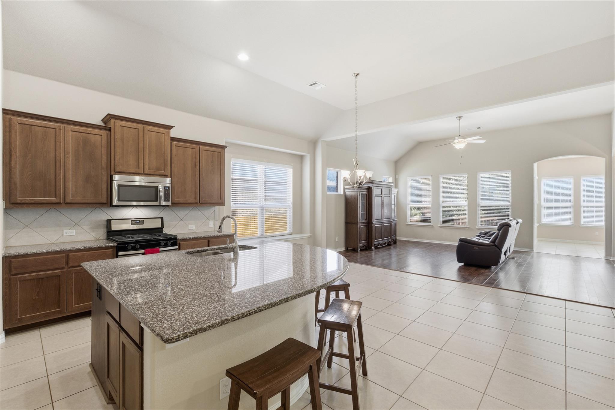 7909 Arbor Knoll CT, Lago Vista