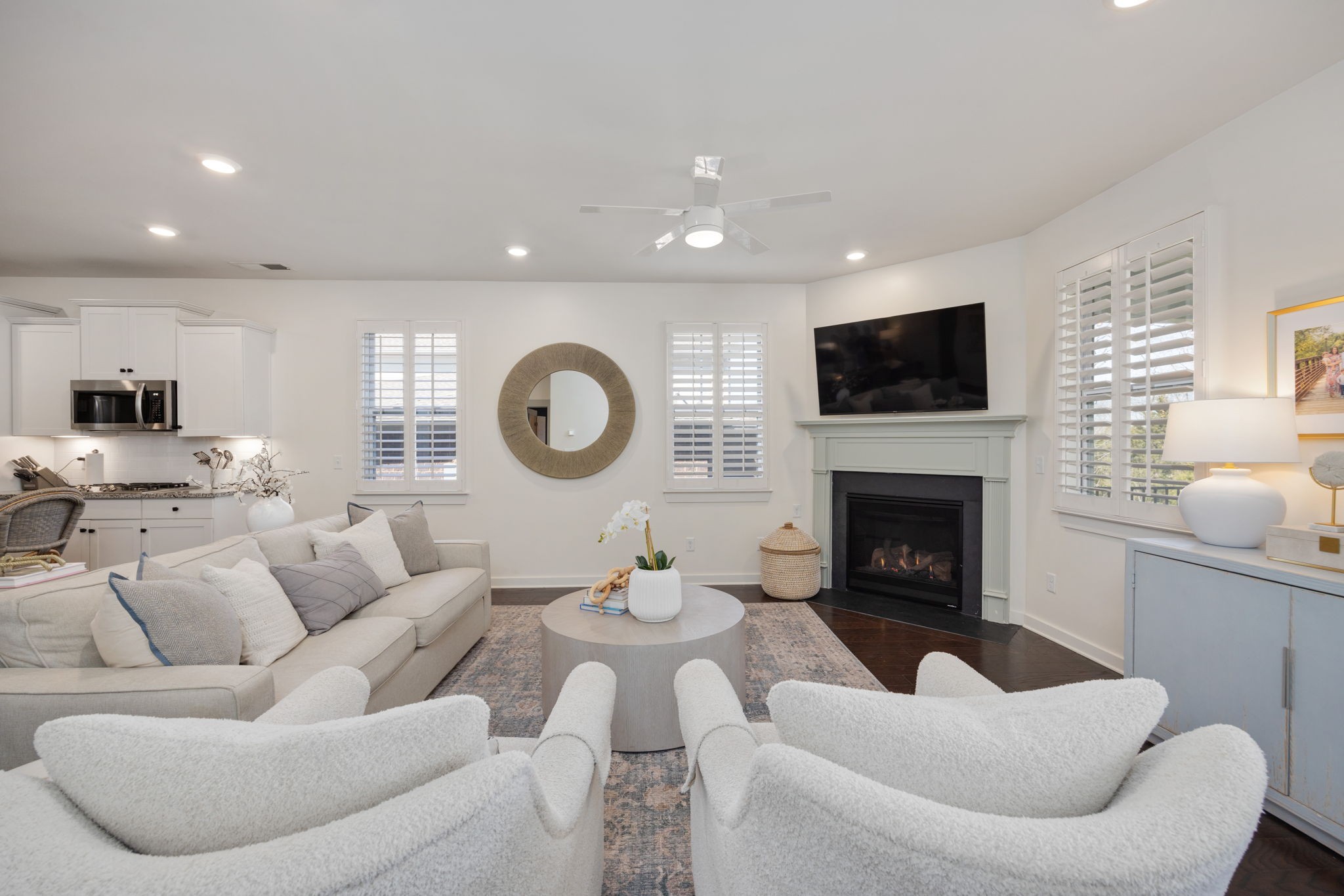 3367 Vinemont Dr