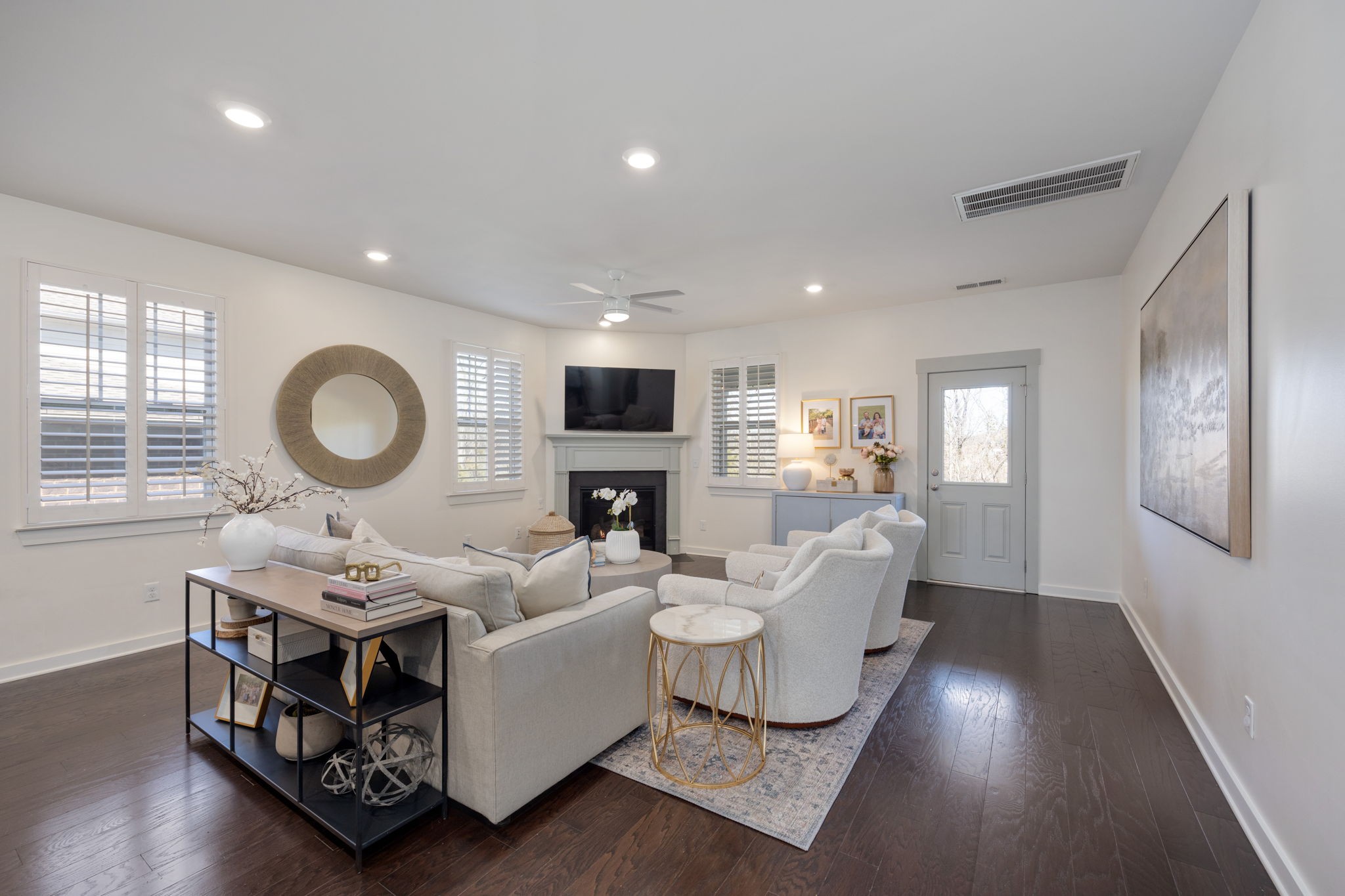 3367 Vinemont Dr