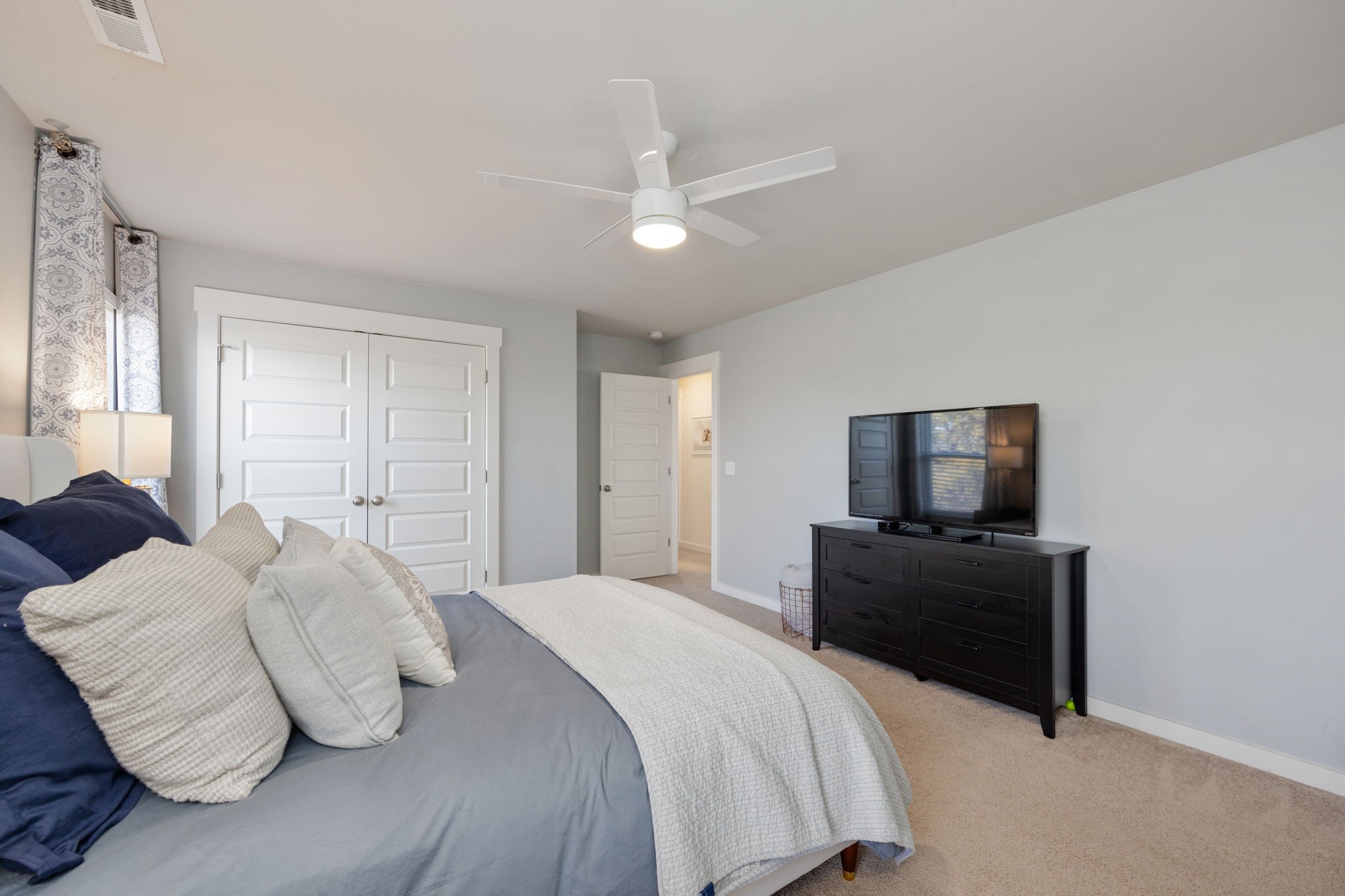 3367 Vinemont Dr