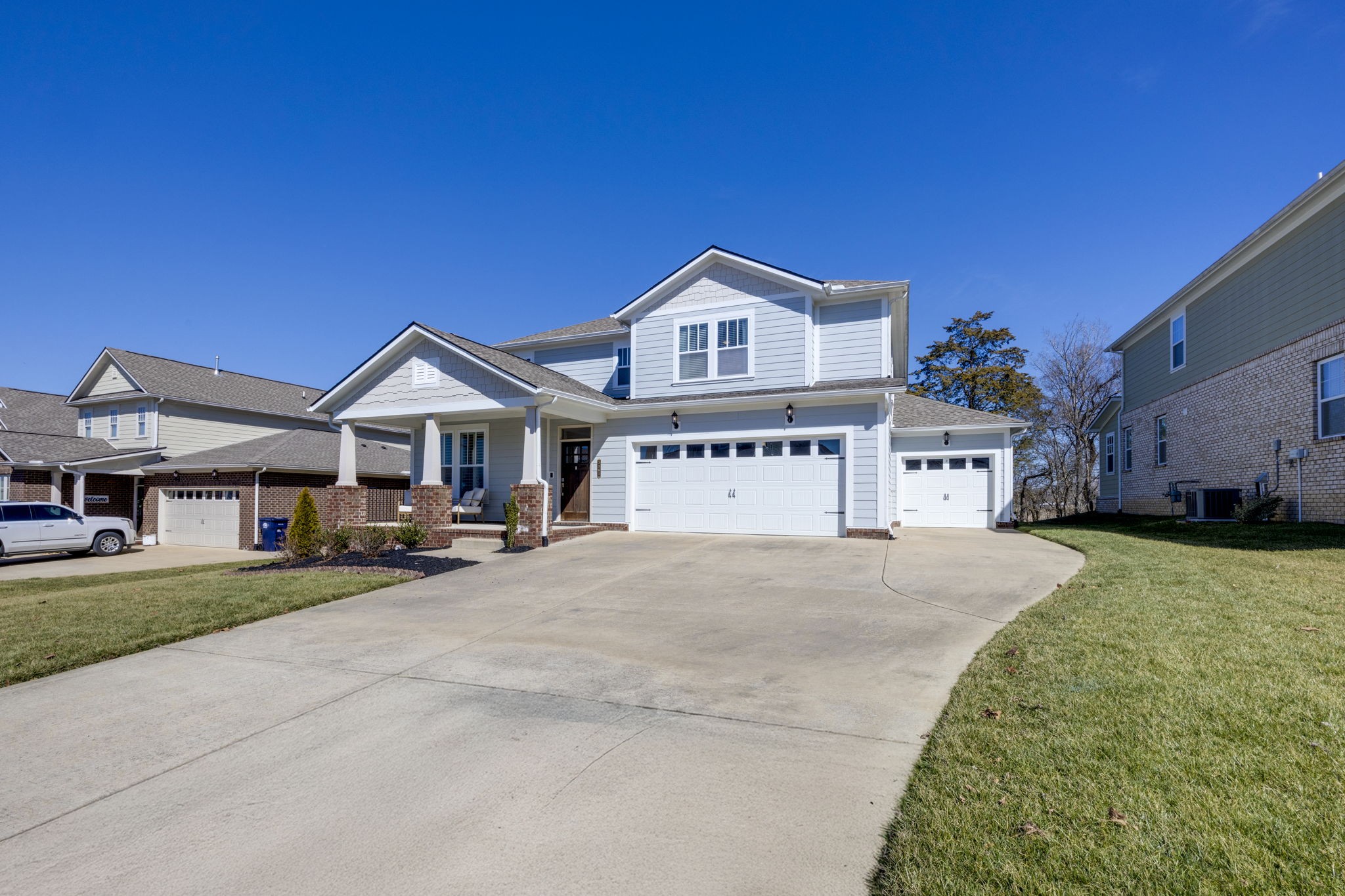 3367 Vinemont Dr