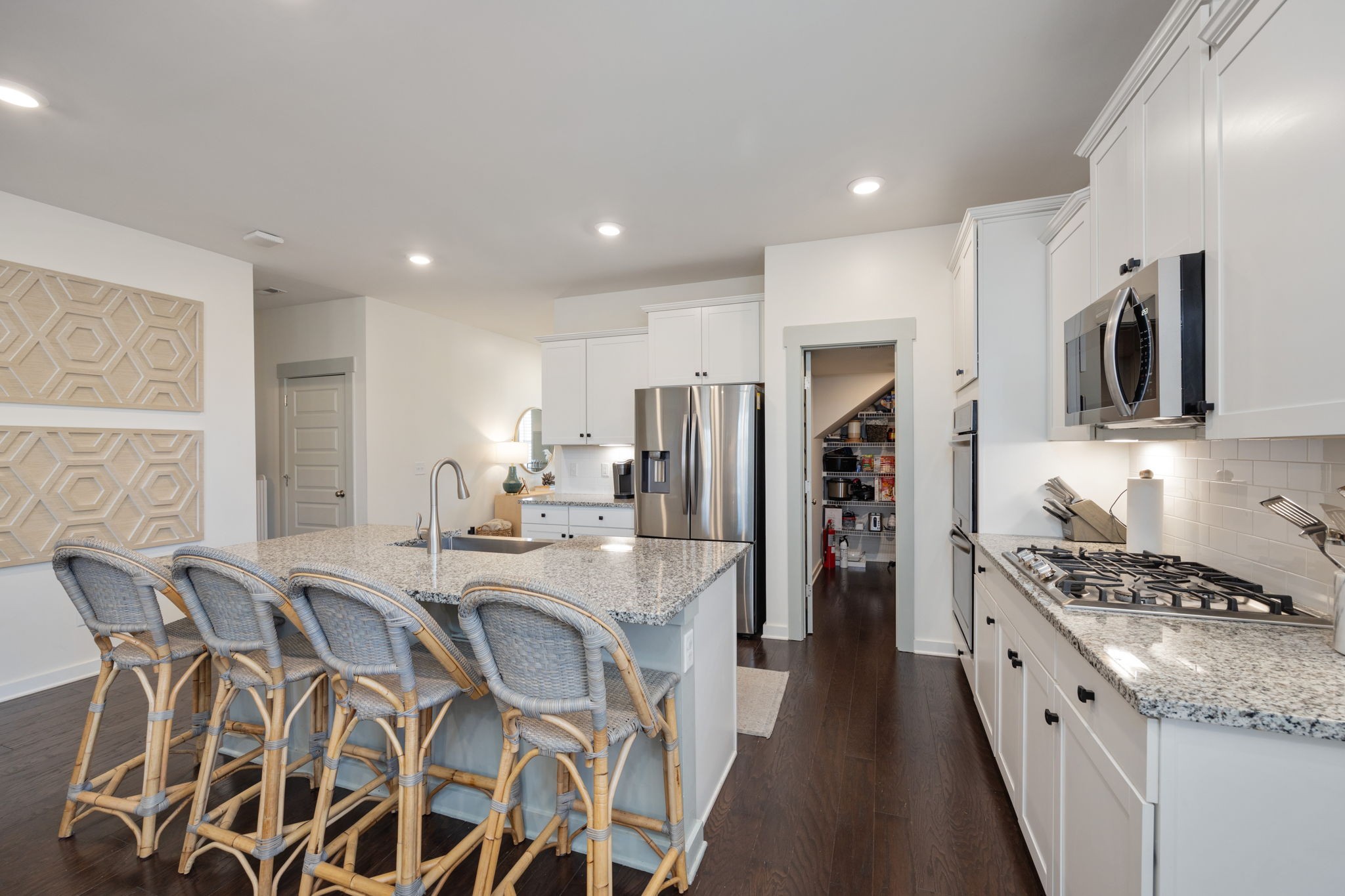 3367 Vinemont Dr