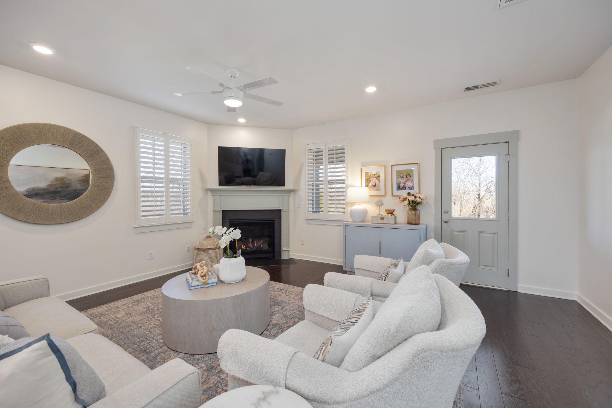 3367 Vinemont Dr