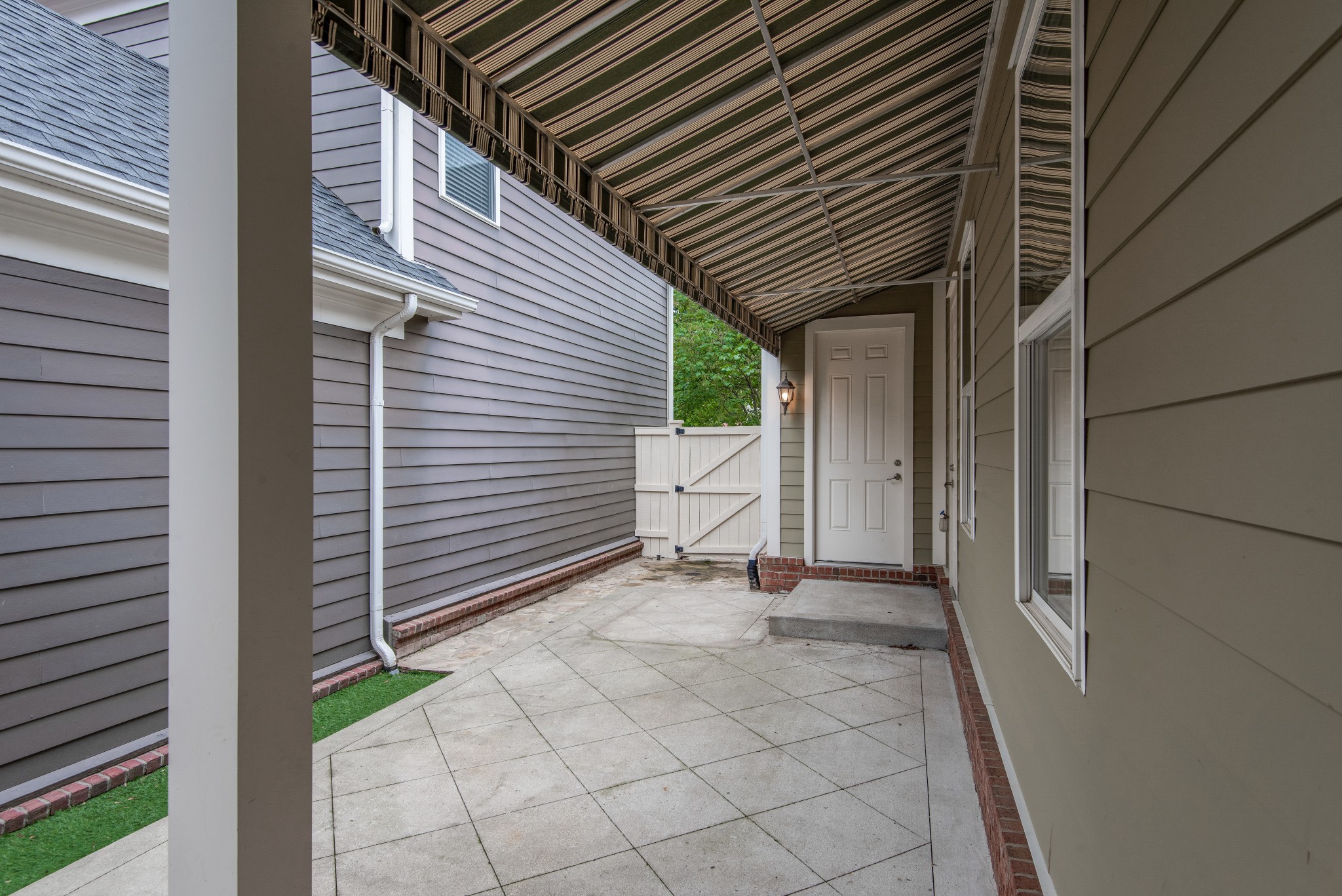 215 Acadia Ave