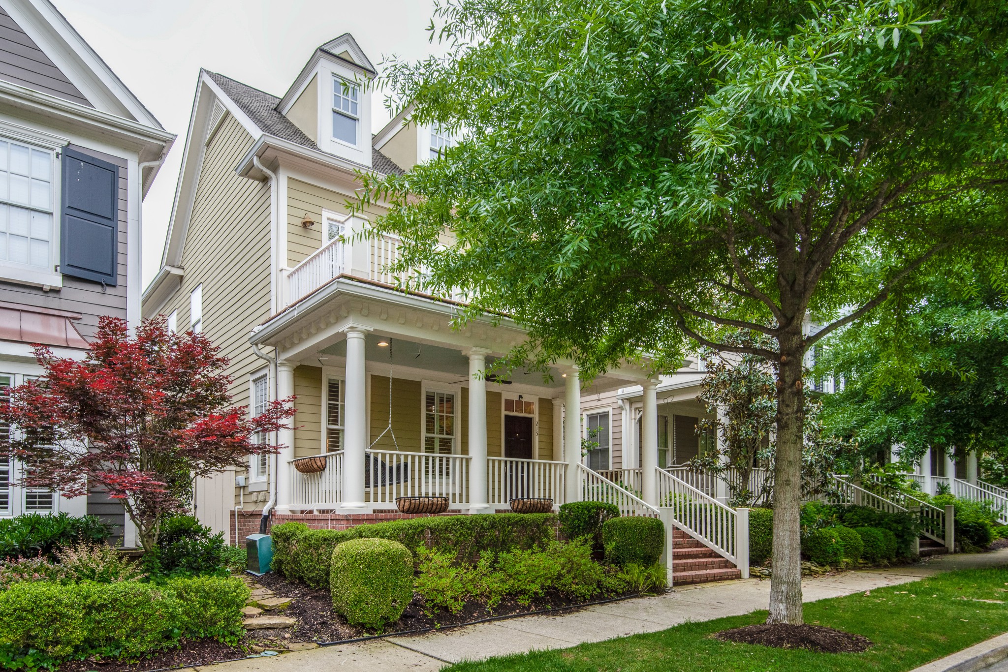 215 Acadia Ave