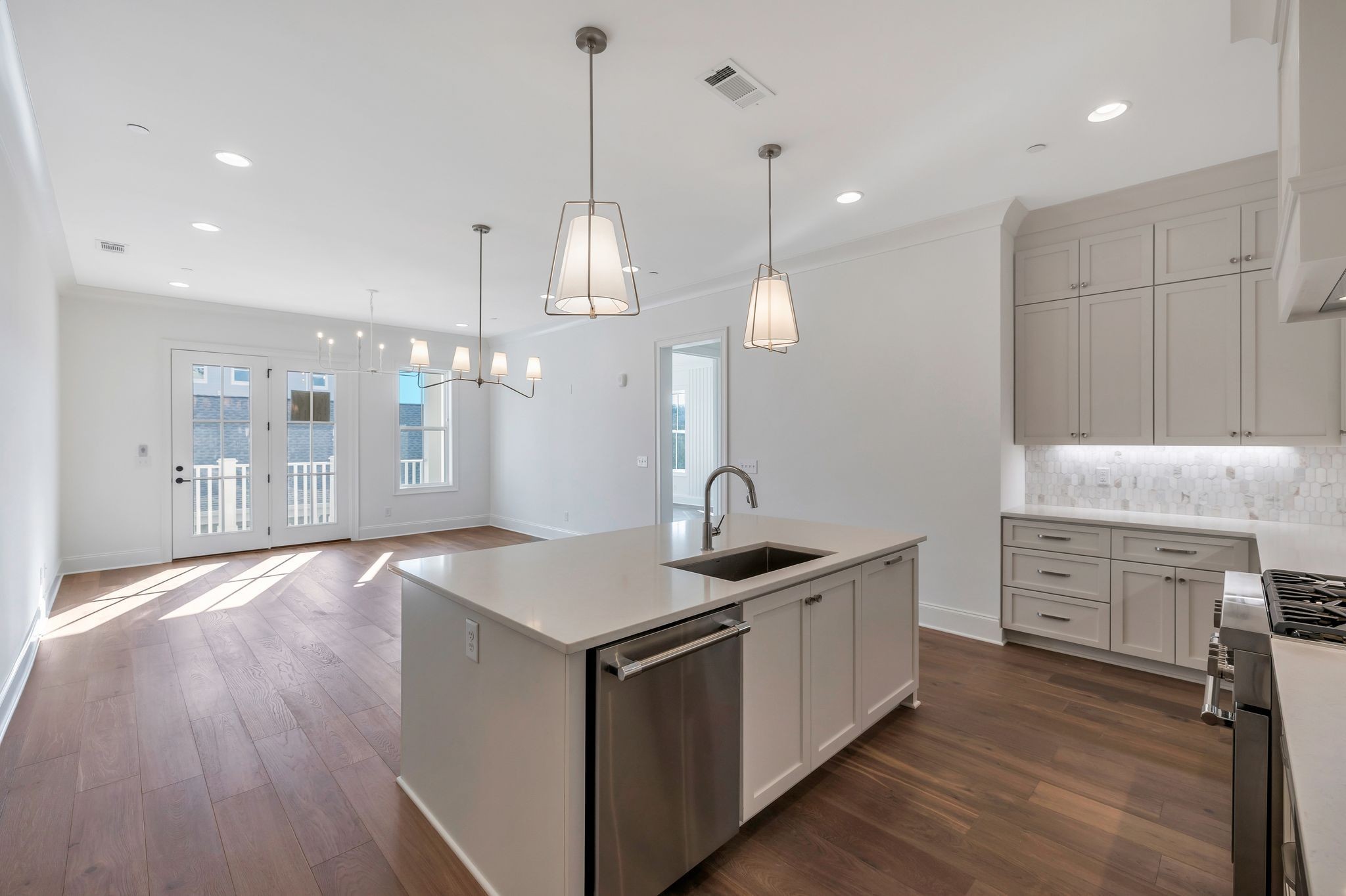 6037 Whitman Road Unit: 203