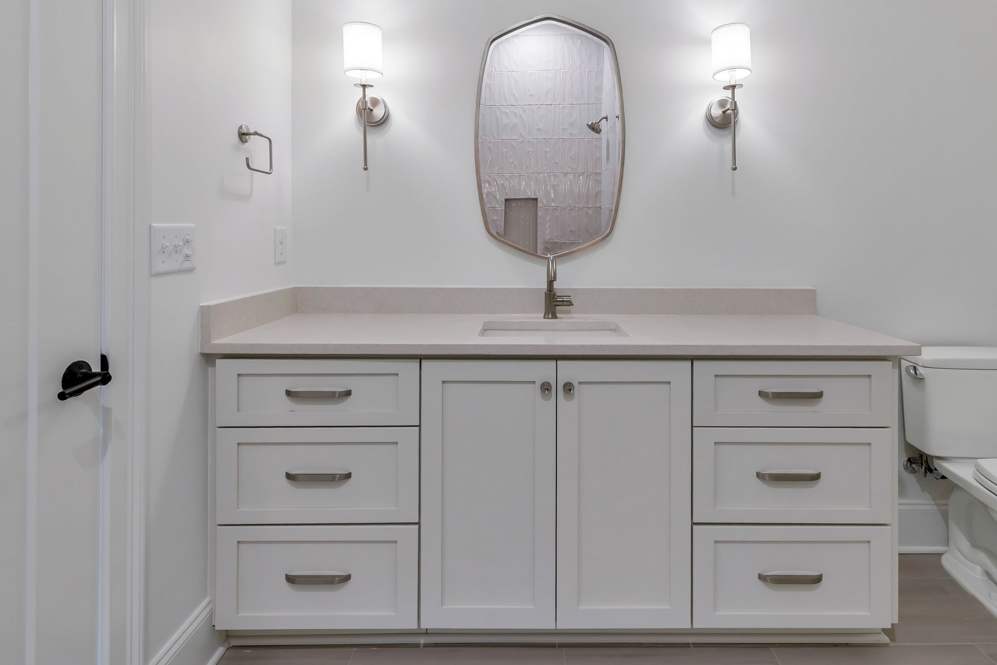 6037 Whitman Road Unit: 203