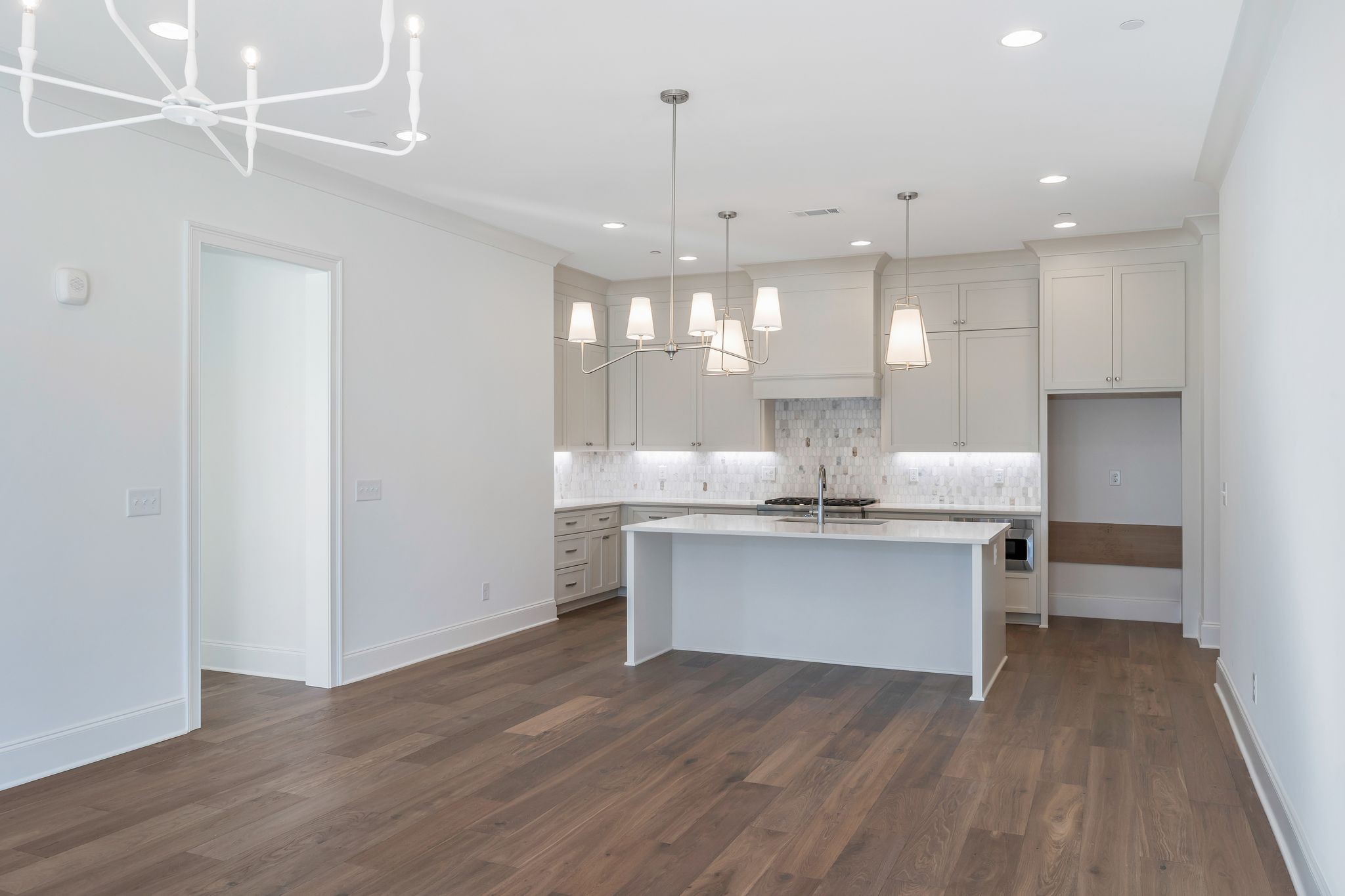 6037 Whitman Road Unit: 203