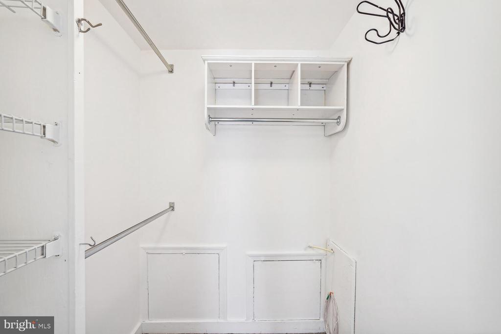 2807 ARLINGTON BLVD #143