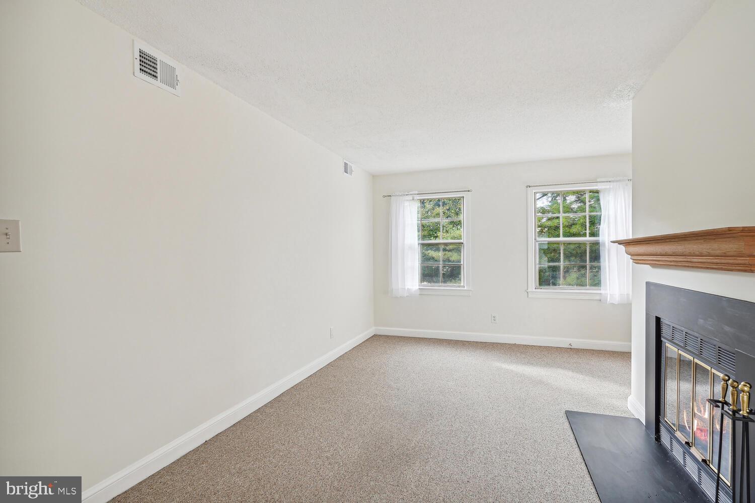 2807 ARLINGTON BLVD #143