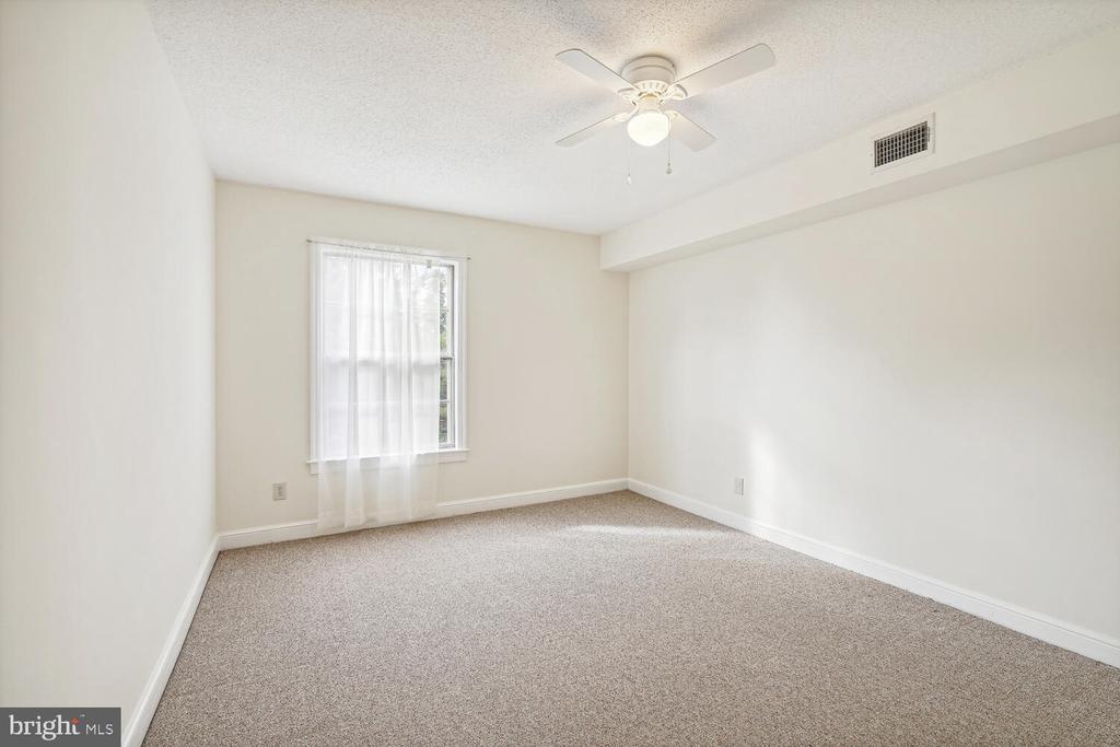 2807 ARLINGTON BLVD #143