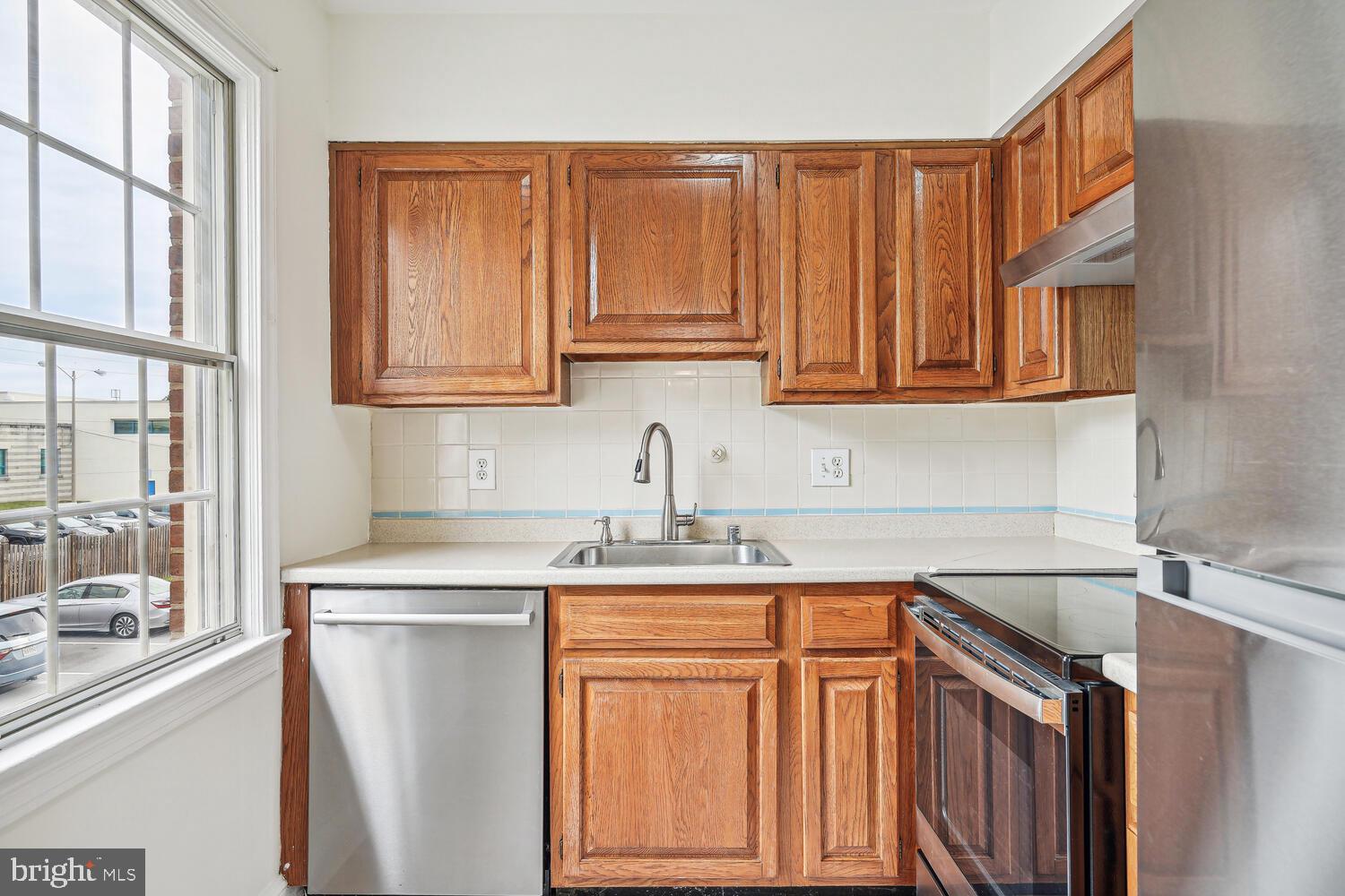 2807 ARLINGTON BLVD #143