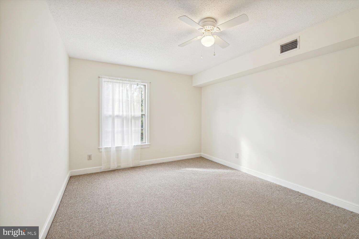 2807 ARLINGTON BLVD #143