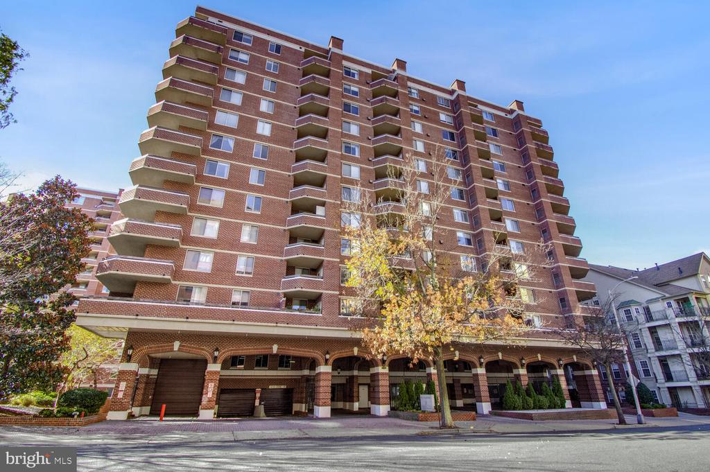 1276 N WAYNE ST #923