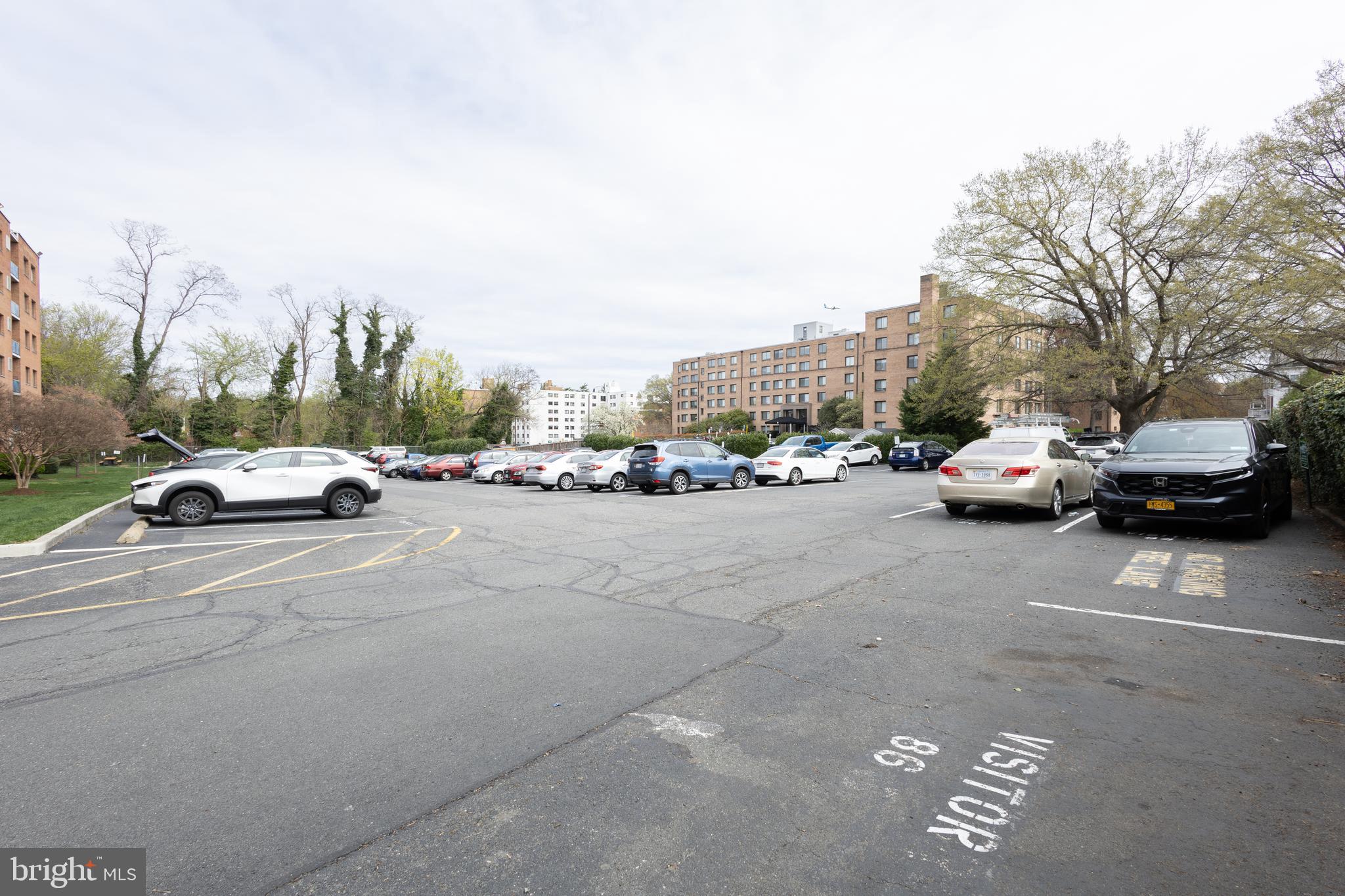 1931 N CLEVELAND ST #602