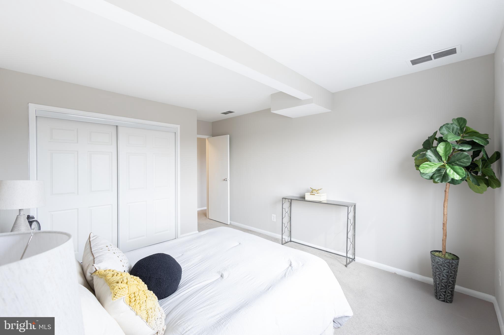 1931 N CLEVELAND ST #602