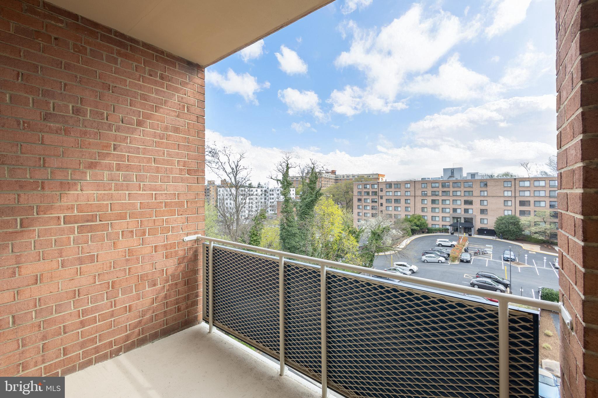 1931 N CLEVELAND ST #602