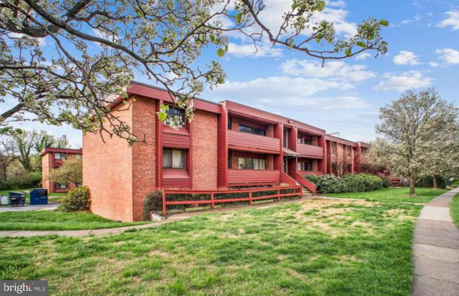 1509 S GEORGE MASON DR #22