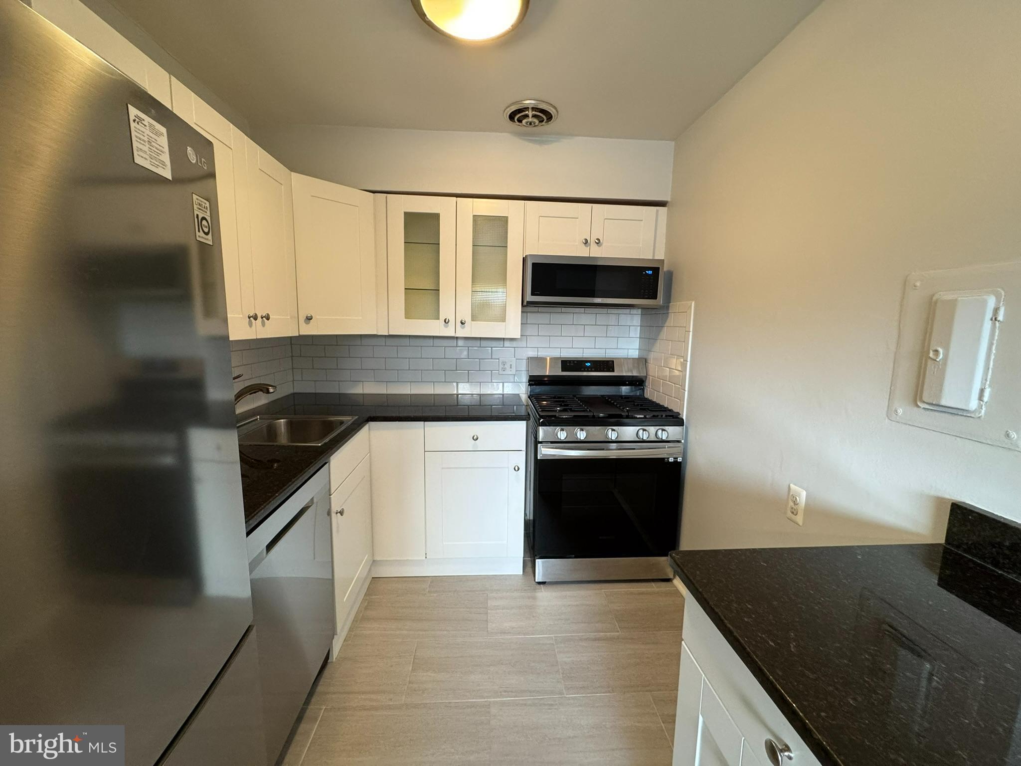 1509 S GEORGE MASON DR #22